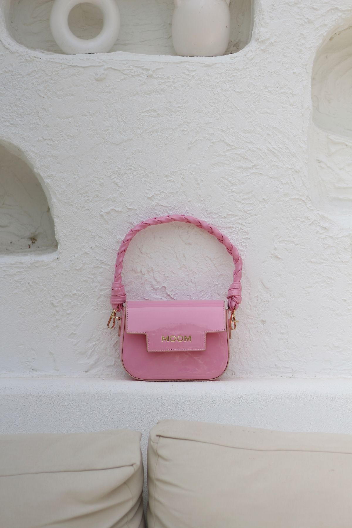 Moom Bag Women s Pink Patent Leather Knitted Handle Detailed Chain