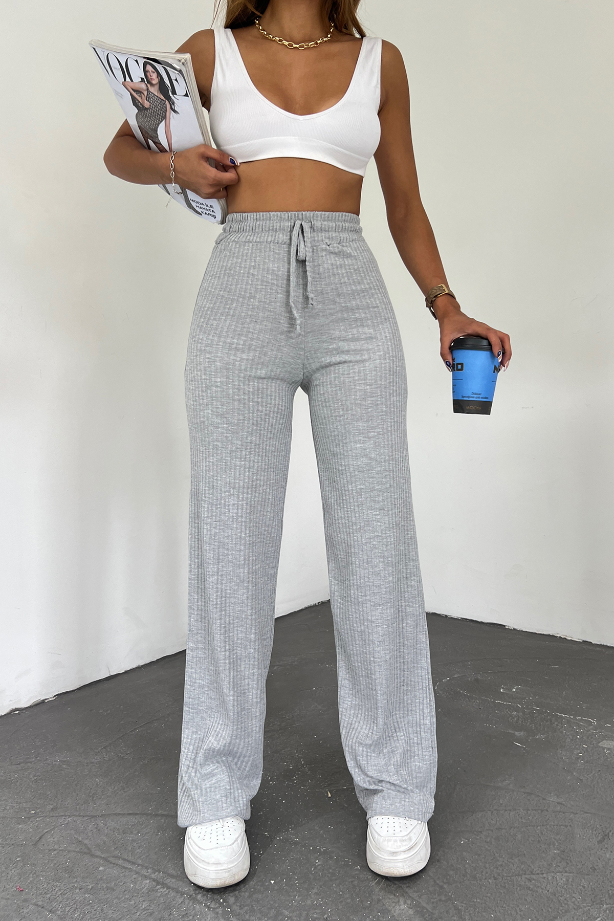 Gerippte, gerippte Camisole-Jogginghose mit weitem Bein für Damen in Grau - Hera Moda