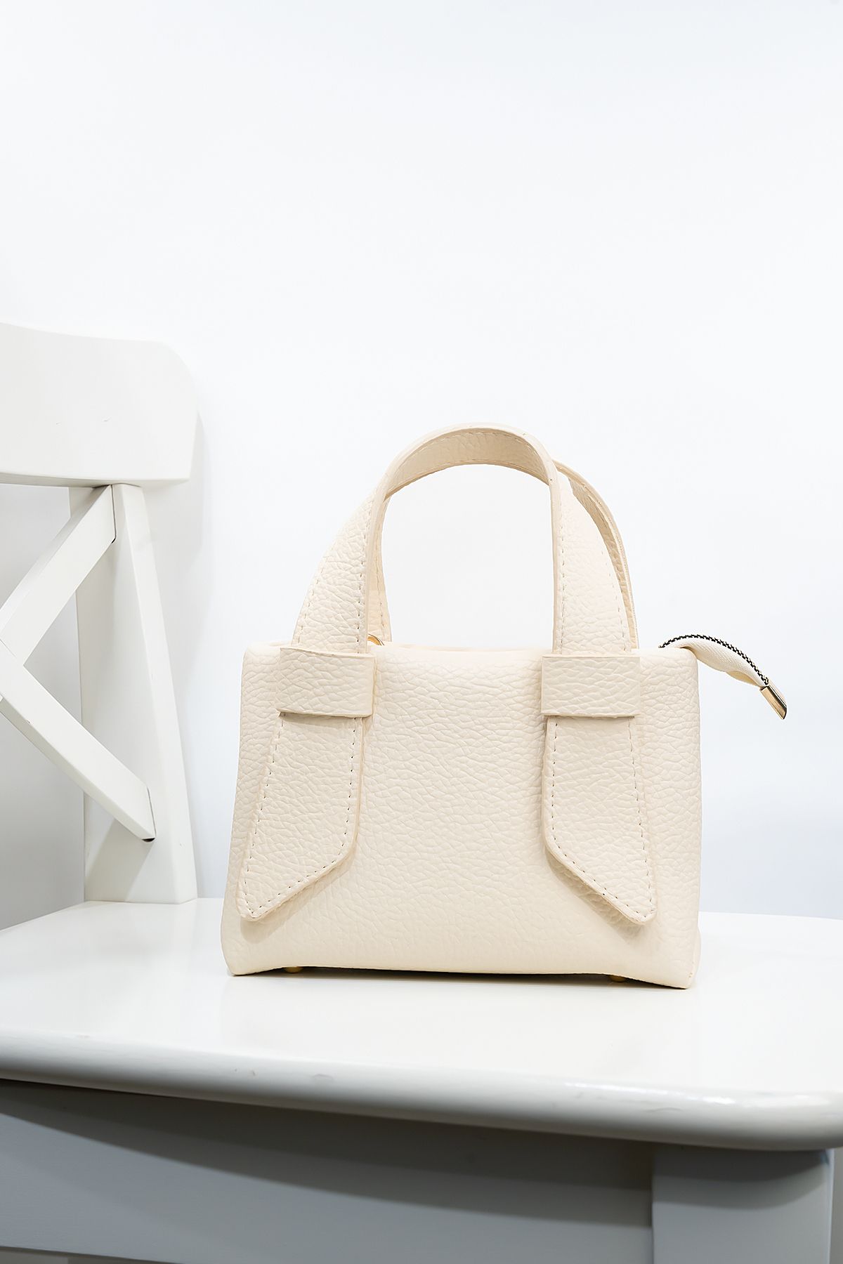 Cochines Women s Cream Double Handle Strap Shoulder Bag Trendyol