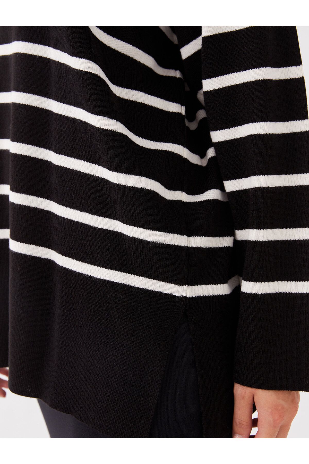 LC Waikiki-Gestreifter, langärmliger, übergroßer Damen-Strickpullover mit Polokragen 3