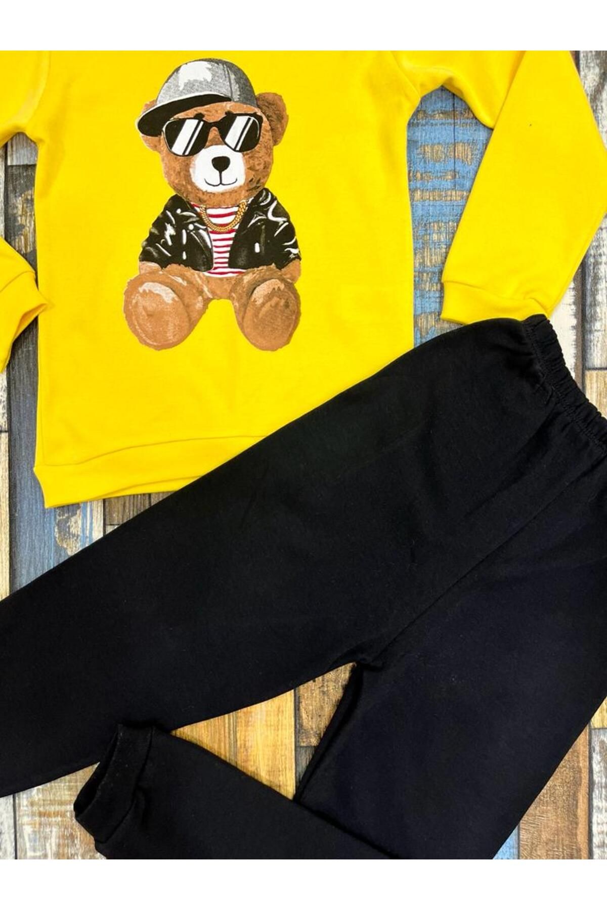 Civilized clothing shop sweatsuit