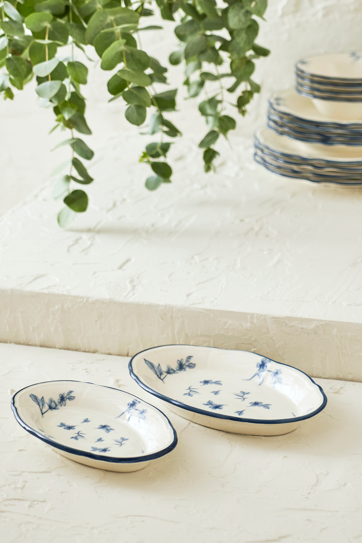 TRENDYOLMİLLA HOME X Bella Maison Beyond Blue Porzellan 2-teiliges ovales Präsentationsteller-Set TPHAW26TBK00048