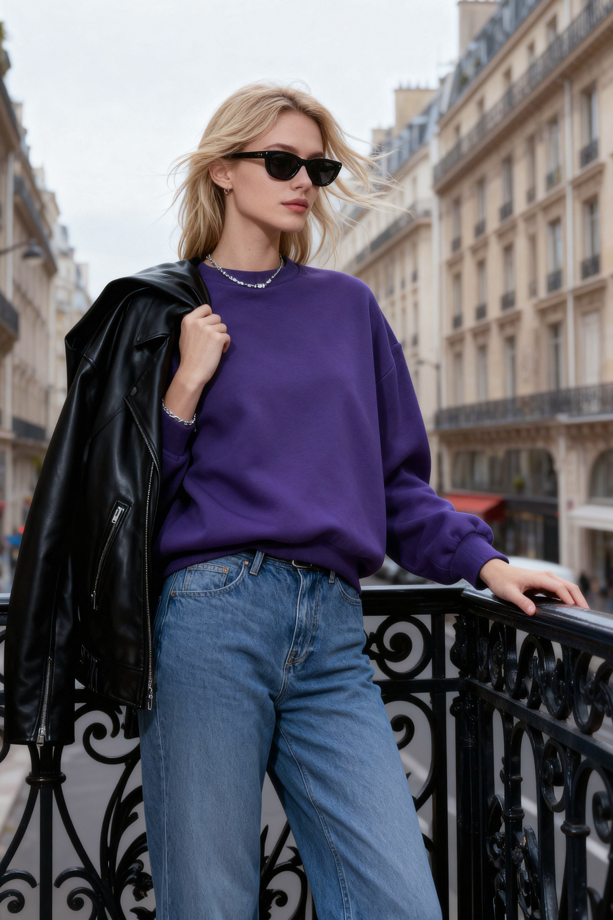 Trendyol Collection Fioletowa, gruba polarowa bluza z dzianiny o regularnym kroju/normalnym kroju, z okrągłym dekoltem TWOAW24SW00101