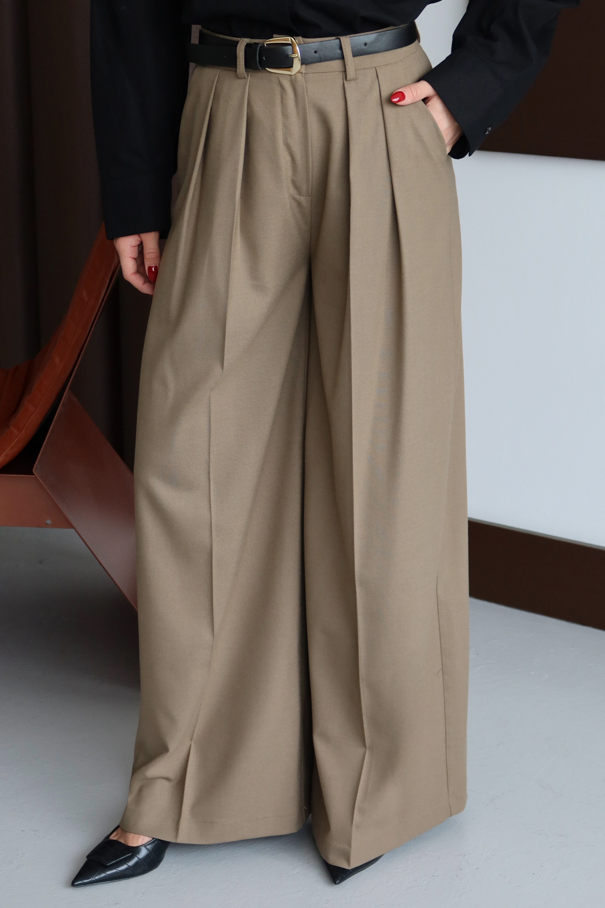 Trendyolmilla  Vizon Kemerli Geniş Paça Pantolon TWOAW26PL00135 - Görsel 3