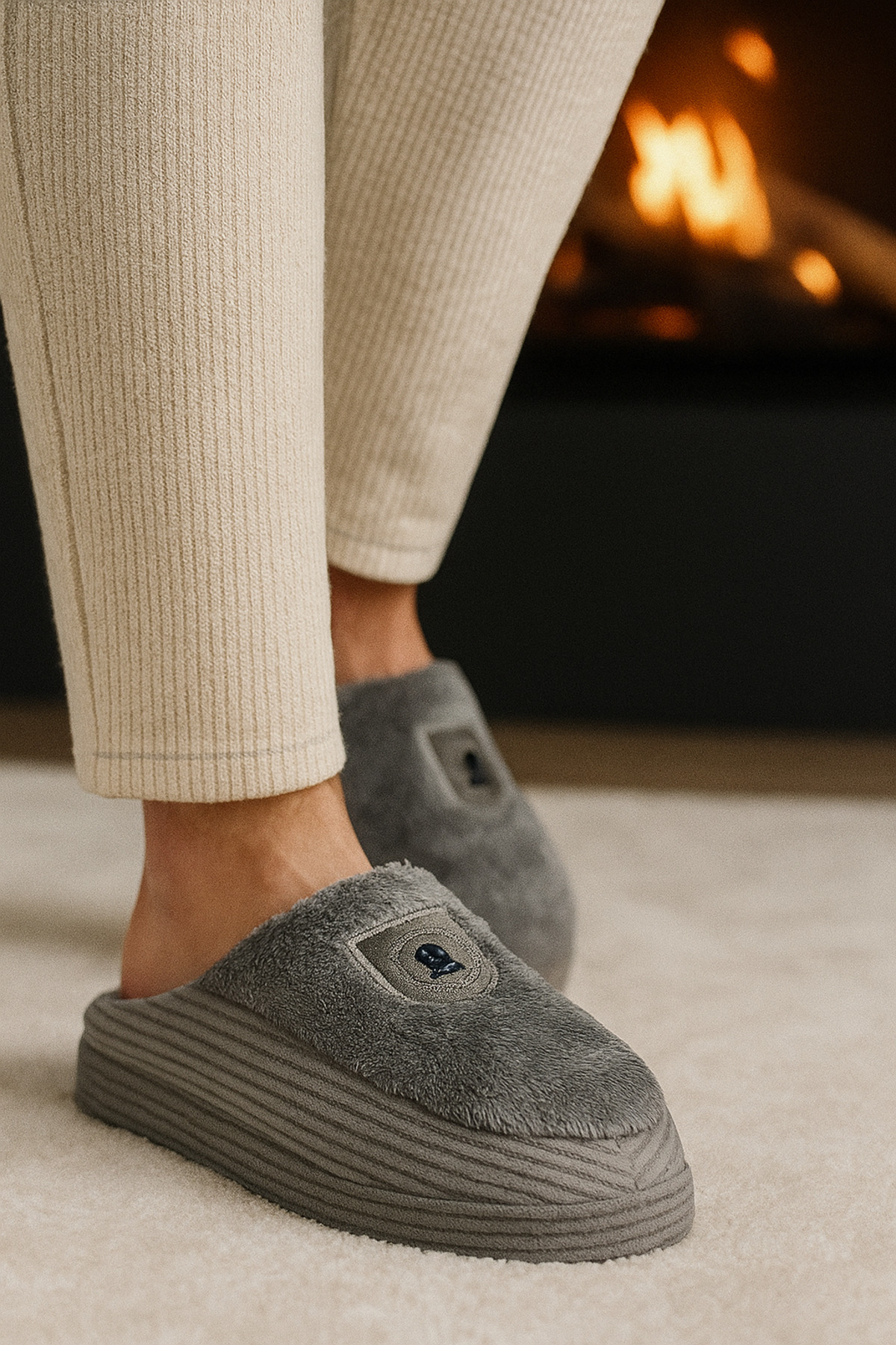 Beyond Gri Erkek Kadife Gondol Terlik BYNDKDF02