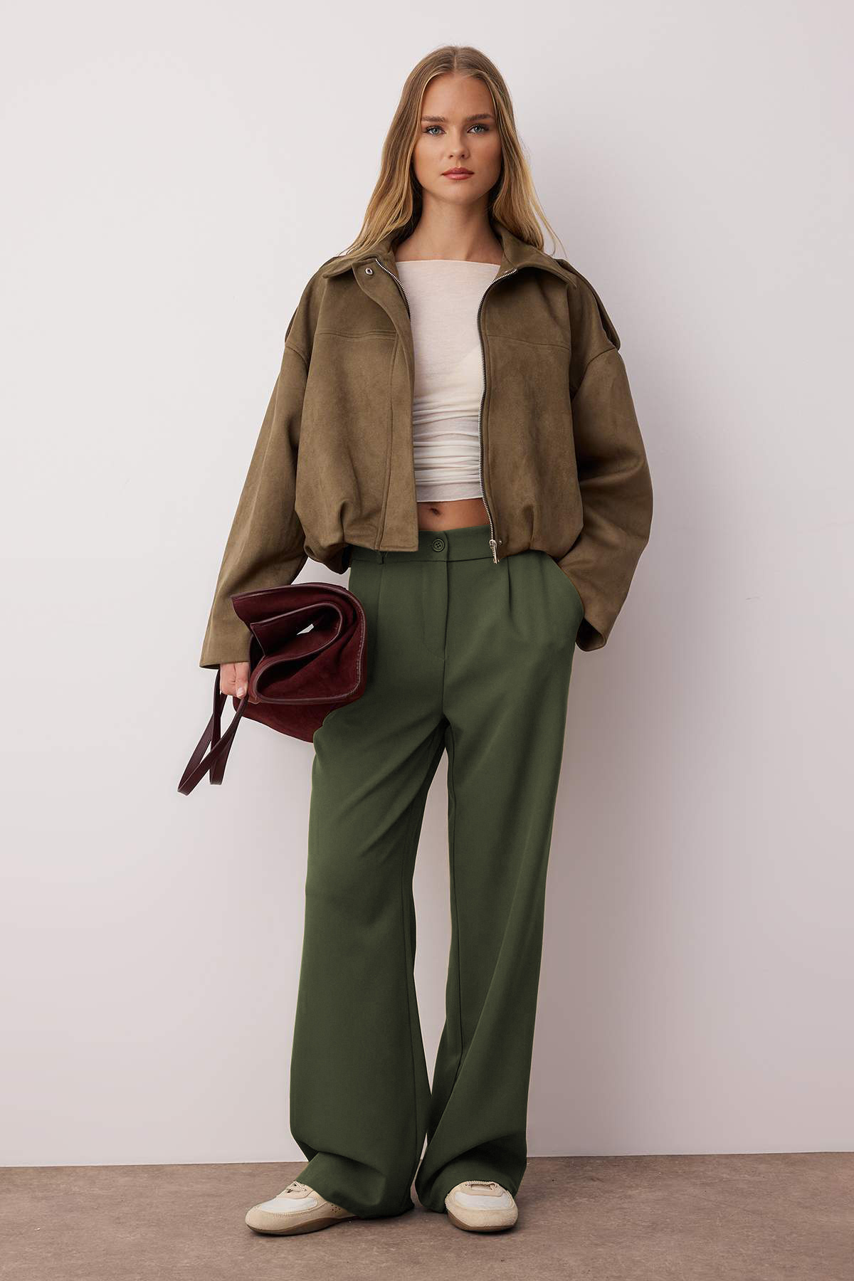 Trendyol Collection Spodnie z wysokim stanem i szerokimi nogawkami, plisowane - jasny khaki Twoaw21Pl0076