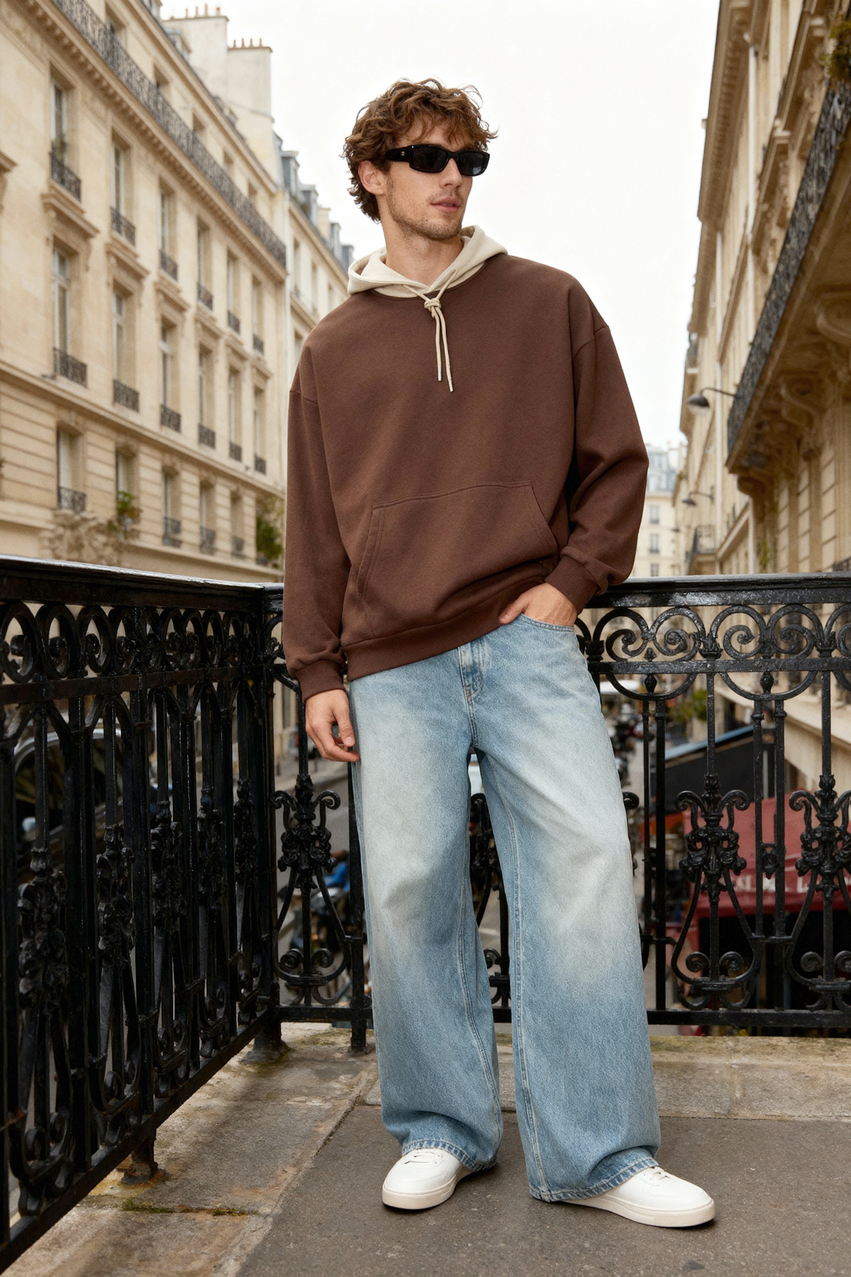 Trendyol Collection Bluza z kapturem i nadrukiem z polaru - brązowa, oversize, ciepła TMNAW23SW00023