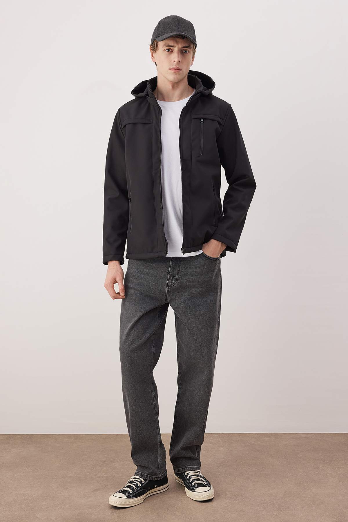 Trendyolmilla Man Siyah*001 Regular Fit Softshell Erkek Mont TMNAW22MO0118