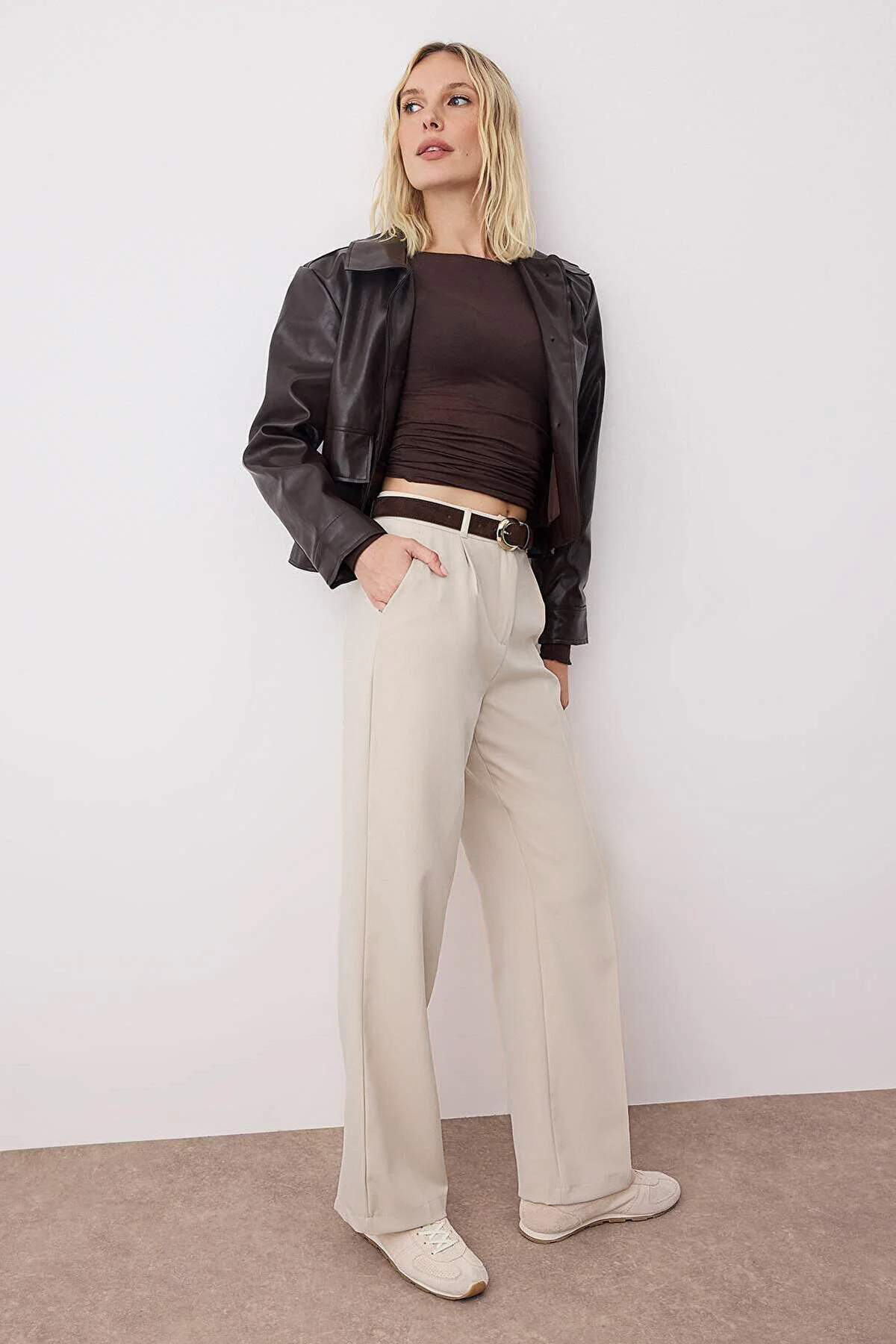 Trendyol Collection Plisované látkové kalhoty s širokým pasem - Twoaw21Pl0076