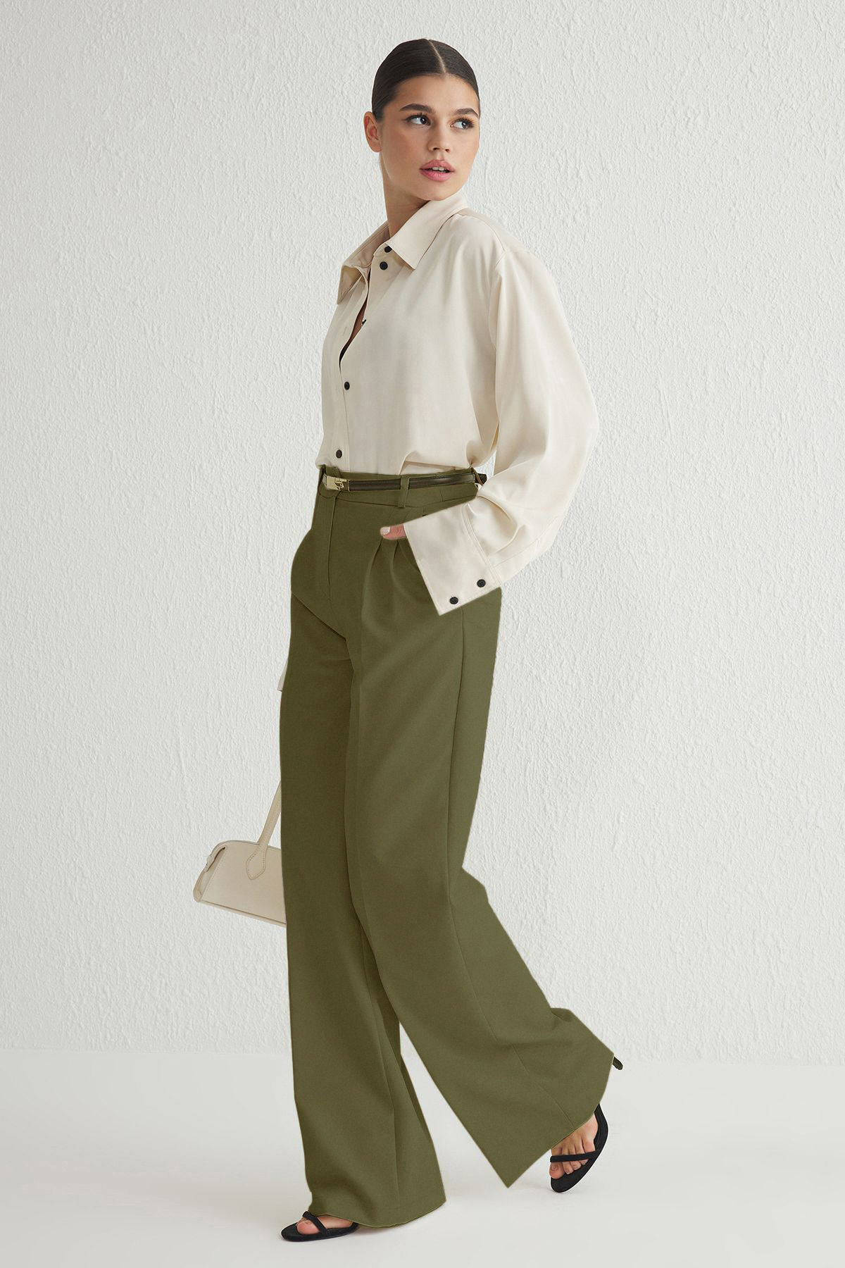 Trendyolmilla  Açık Haki Pilili Wide Leg/Geniş Paça Pantolon TWOAW25PL00109 Palazzo - Görsel 5