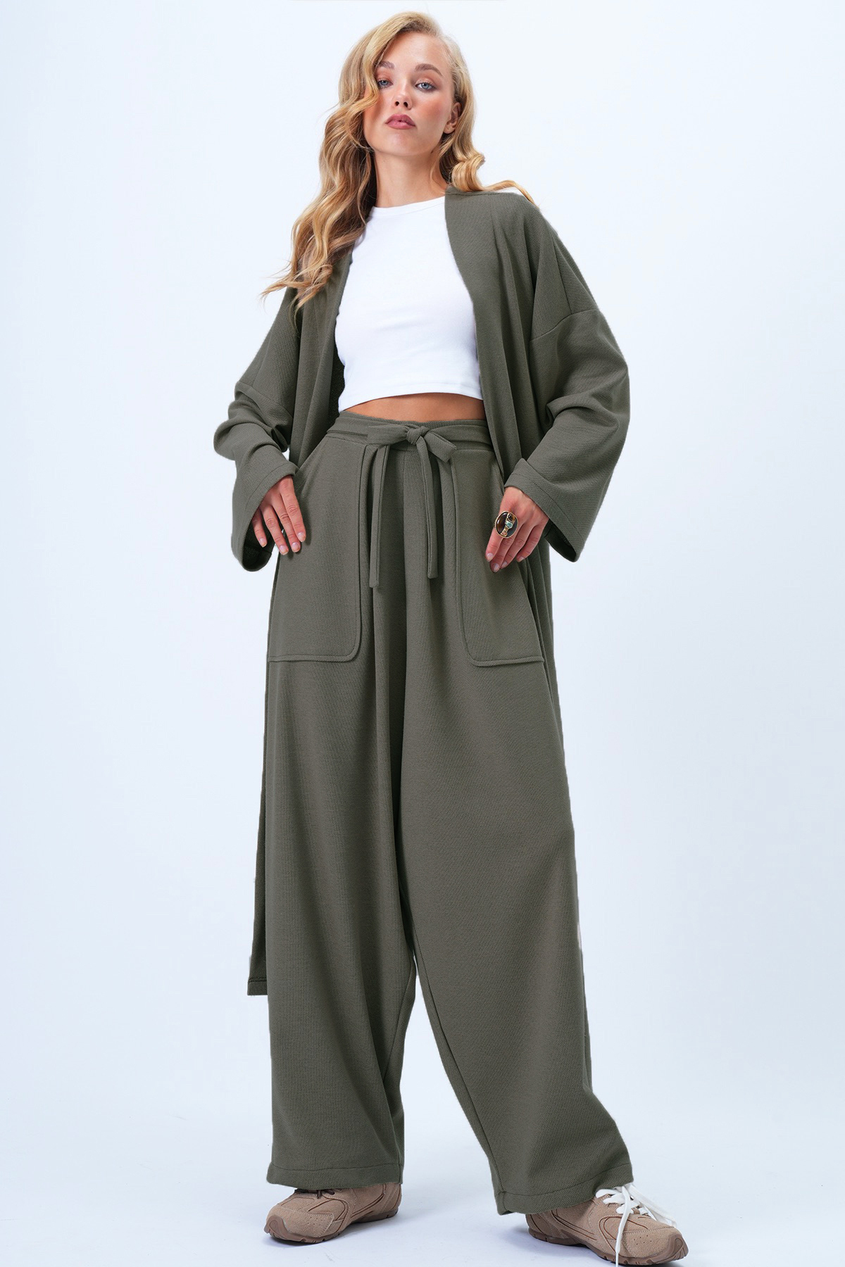 Trend Alaçatı Stili Női khaki színű, önszövésű kötött hosszú kimonó és dupla zsebes palazzo nadrág szett ALC-X14387