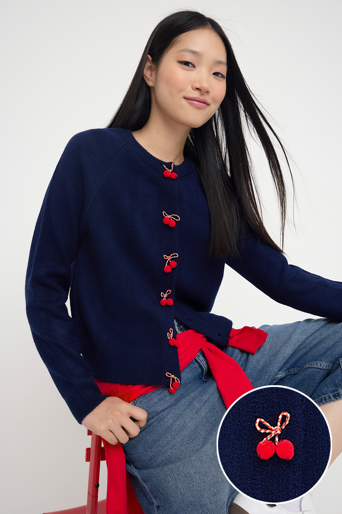 Trendyolmilla  Lacivert Bisiklet Yaka Kiraz Aksesuar Detaylı Triko Hırka TWOAW26HI00141