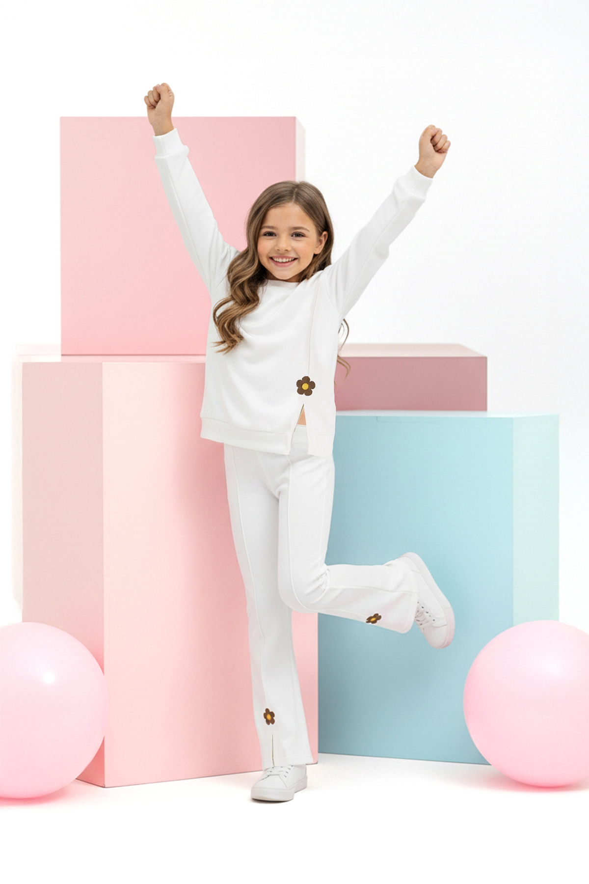 TRENDYOLKIDS Ecru*001 Mädchen-Set aus Baumwolle mit Blumenmuster, normaler St...