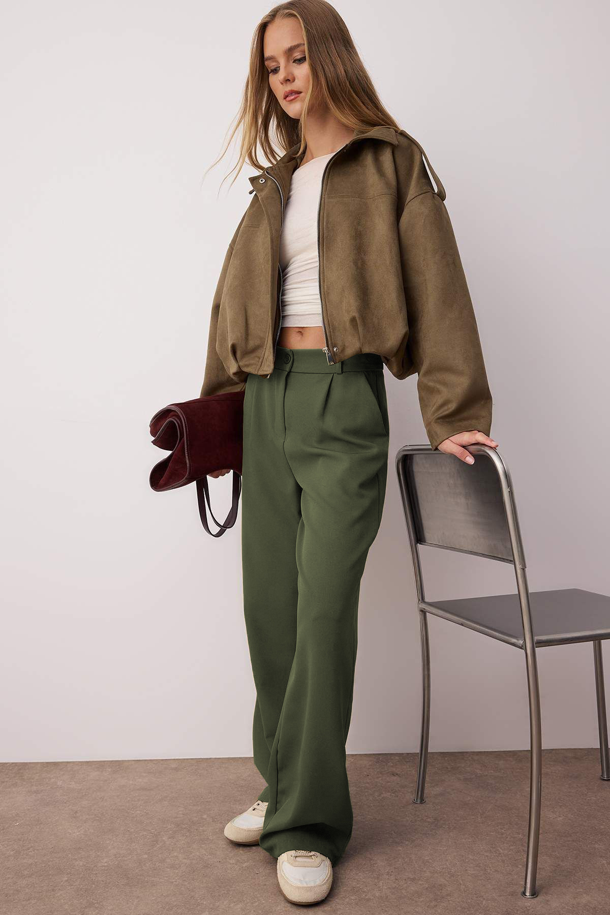 Trendyol Collection Spodnie z wysokim stanem i szerokimi nogawkami, plisowane - jasny khaki Twoaw21Pl0076