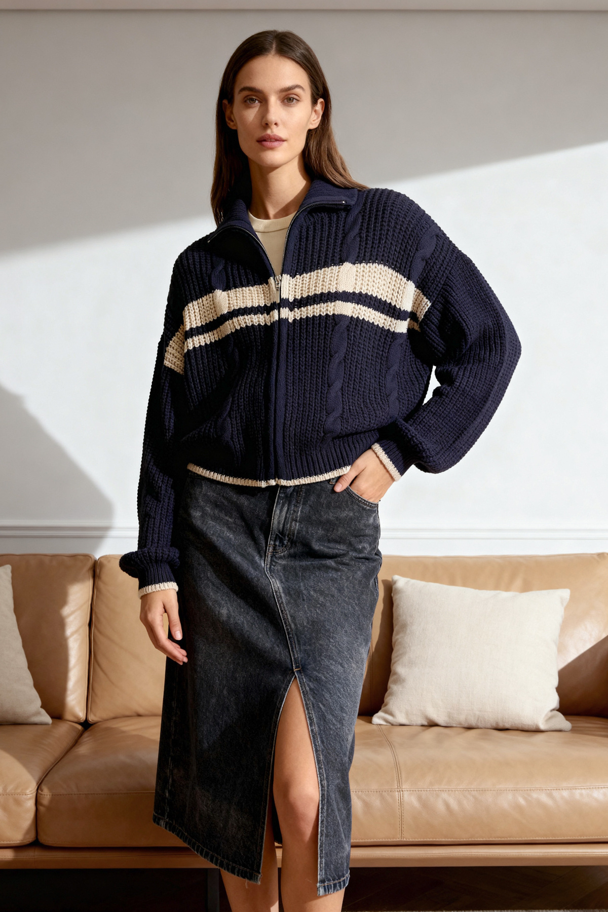 Trendyolmilla  Lacivert Crop Renk Bloklu Dik Yaka Triko Hırka TWOAW24HI00238