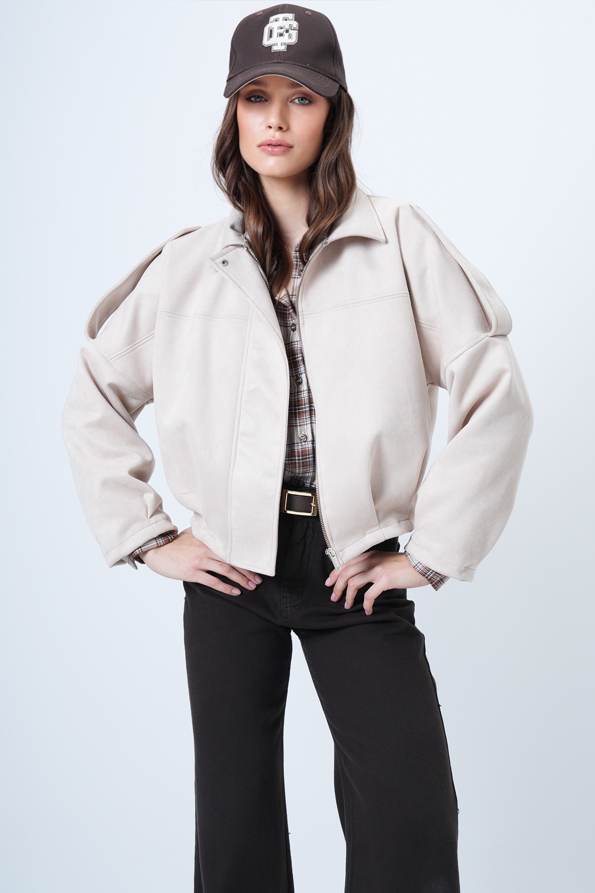 Trend Alaçatı Stili  Kadın Taş Omuz Apoletli İçi Astarlı Suni Süet Bomber Ceket Alc-X14526 - Görsel 6