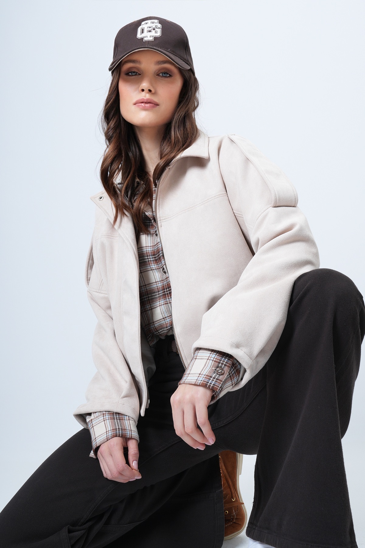 Trend Alaçatı Stili  Kadın Taş Omuz Apoletli İçi Astarlı Suni Süet Bomber Ceket Alc-X14526 - Görsel 5