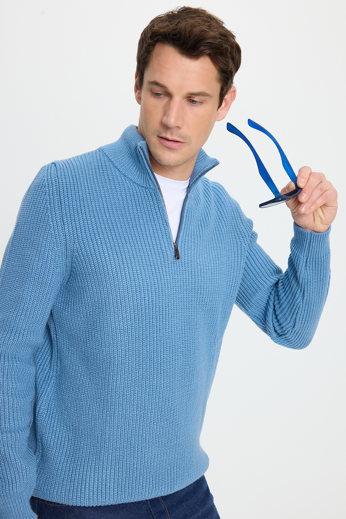 Erkek Slim Fit Dar Kesim Fermuarlı İndigo Dik Yaka Triko Kazak — رنگارنگ KZ230013 — تصویر 5 از 9