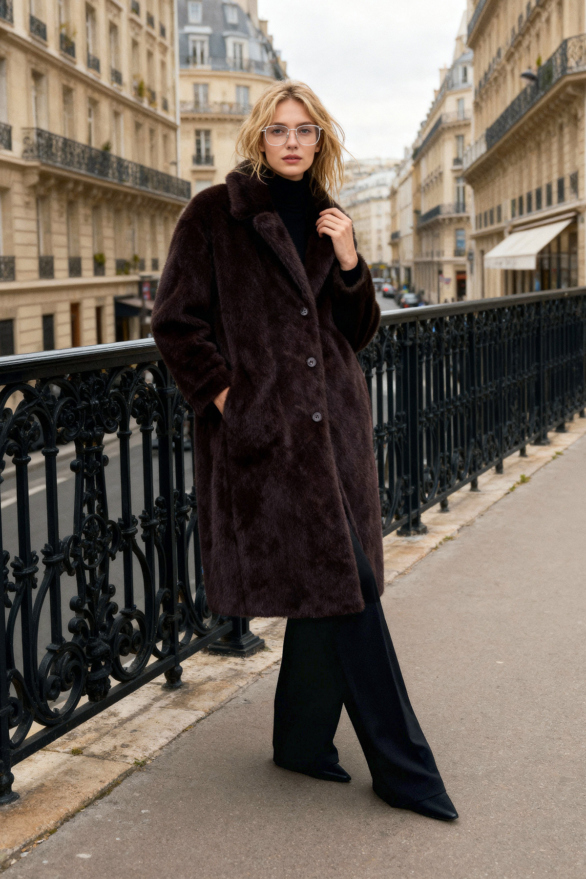 Trendyol Collection Темно-коричневе хутряне довге пальто оверсайз з монофонічною застібкою TWOAW26KB00002