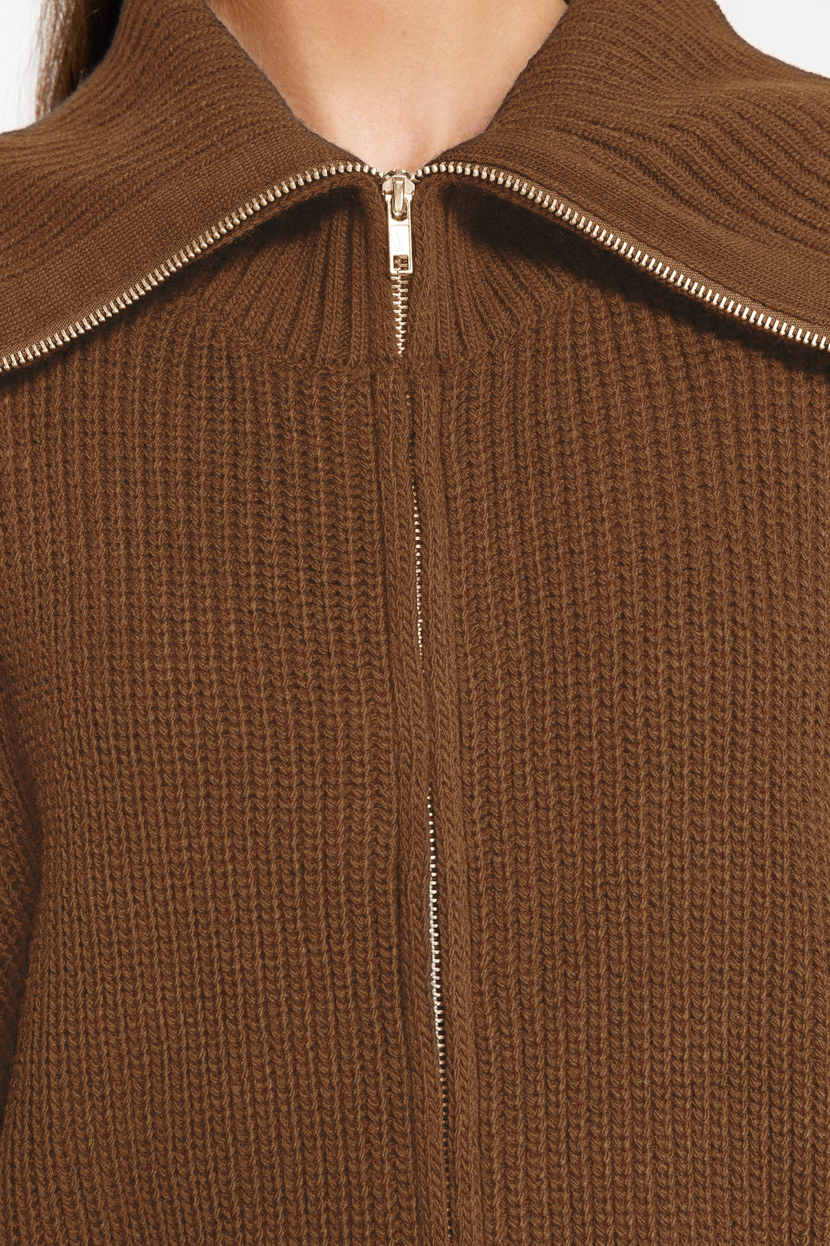 Trendyolmilla  Açık Kahverengi Geniş Kalıp Devrik Yaka Fermuarlı Triko Hırka TWOAW24HI00072 - Görsel 5