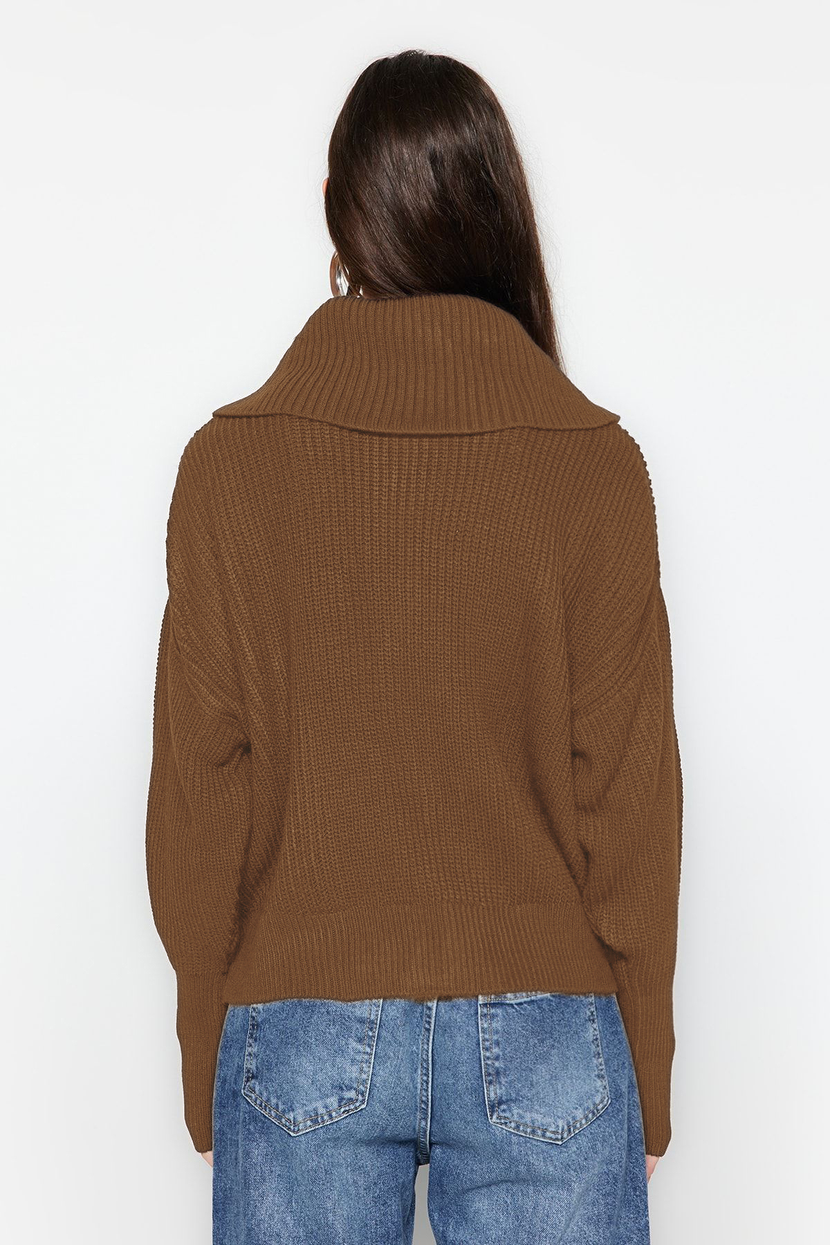 Trendyolmilla  Açık Kahverengi Geniş Kalıp Devrik Yaka Fermuarlı Triko Hırka TWOAW24HI00072 - Görsel 6