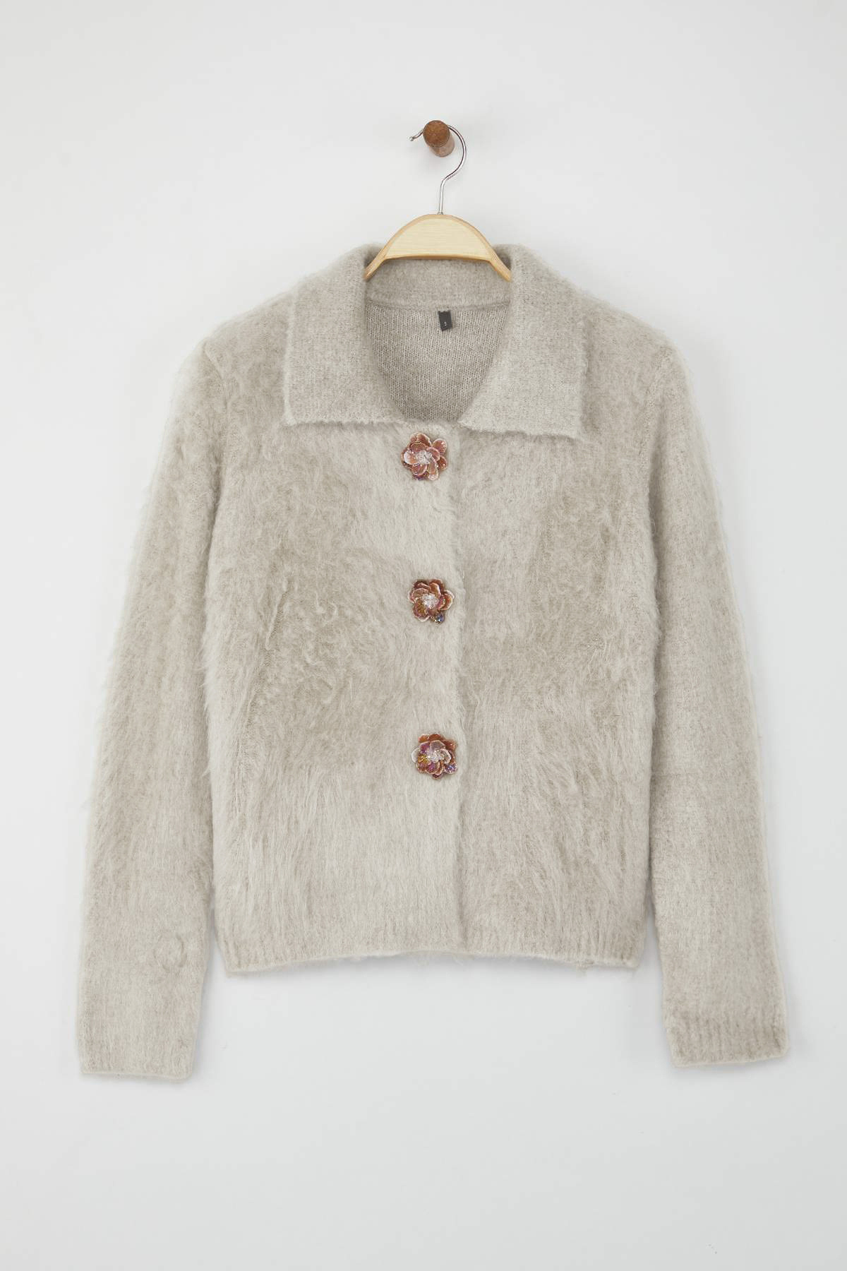 Trendyolmilla  Vizon Gül Düğme Detaylı Buklet İplikli Triko Hırka TWOAW26HI00109 - Görsel 5