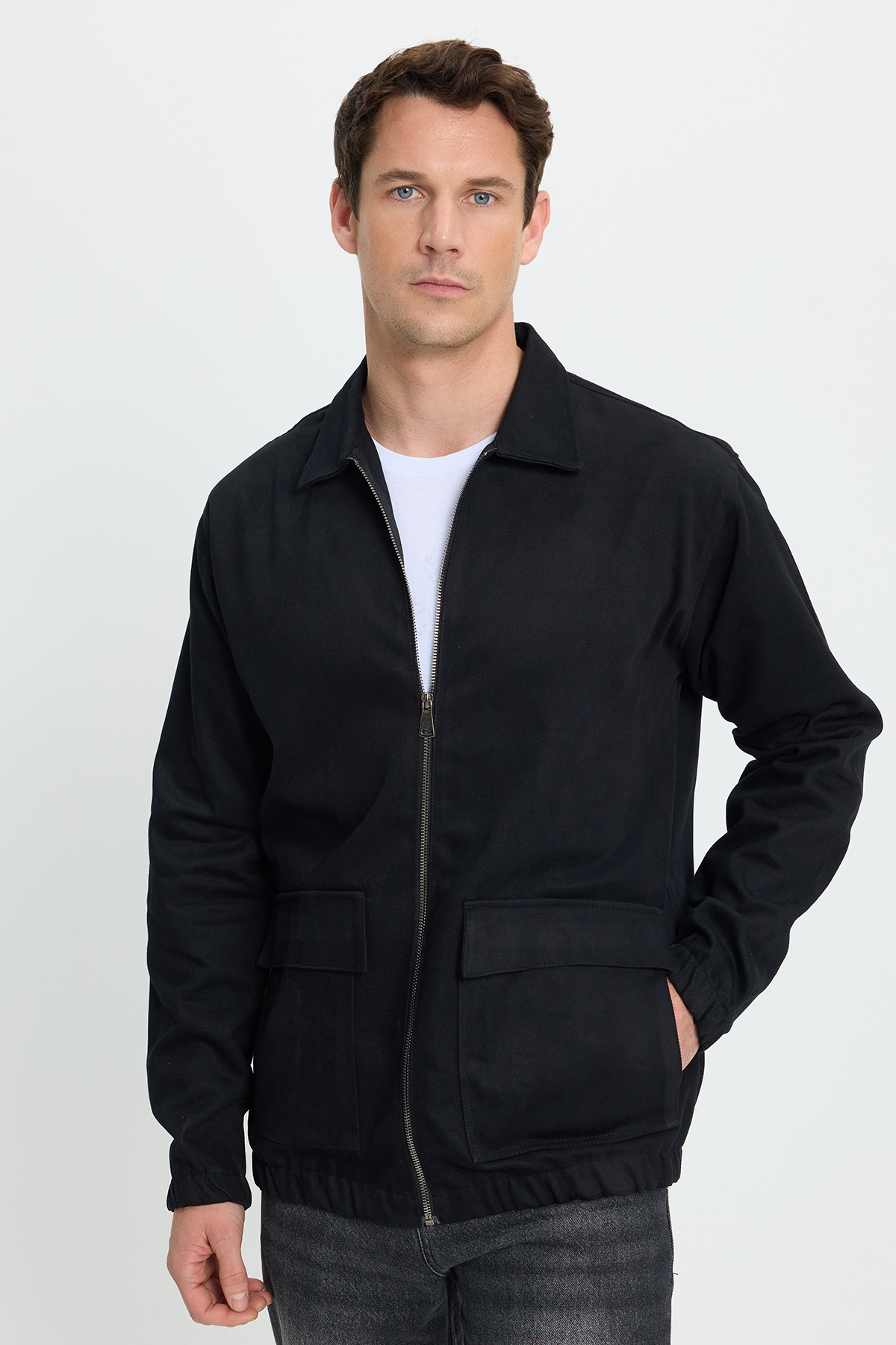Tudors Erkek Relax Fit Rahat Kesim Çift Cep Kapaklı Fermuarlı Beli Lastikli Düz Siyah Ceket Mont Gömlek