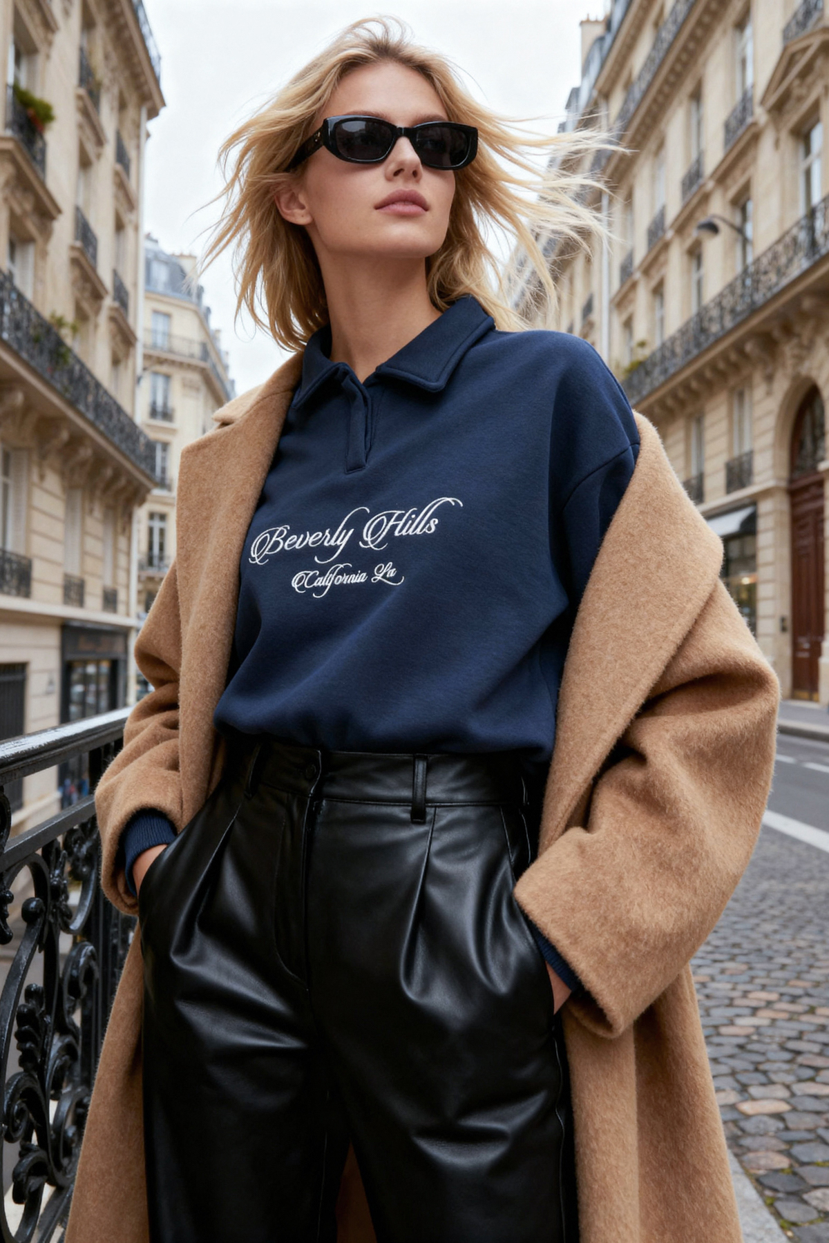 Trendyol Collection Granatowa bluza z kołnierzykiem koszuli haftowanym regularnym krojem gruby polar wewnątrz bluza z dzianiny TWOAW24SW00182