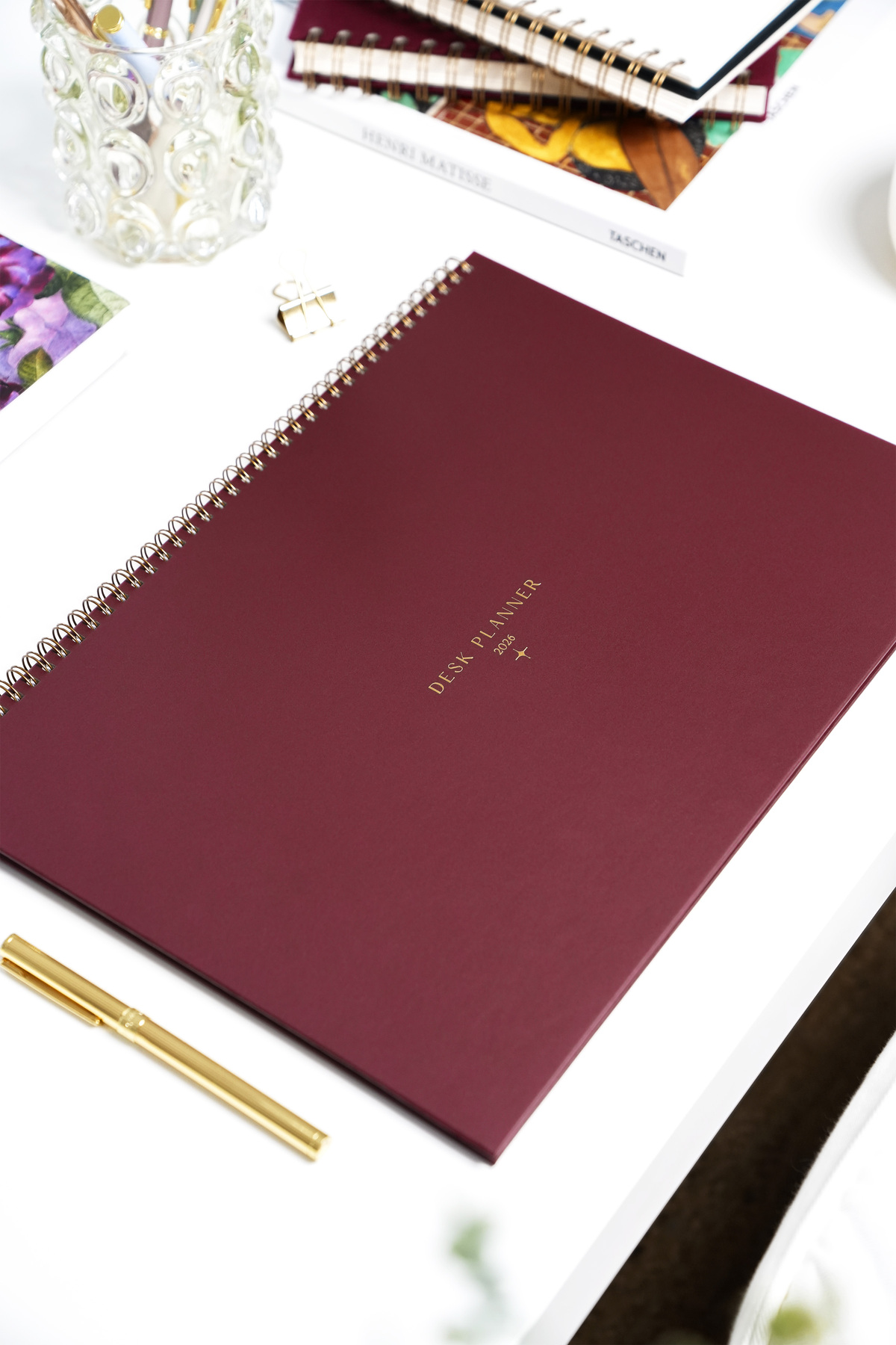 Matt Notebook 2026 Masaüstü Planlayıcı Takvim 25x35 cm - Bordo