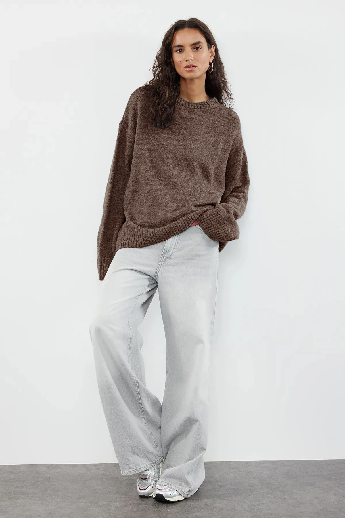 Trendyolmilla  Vizon Geniş Kalıp Yumuşak DokuluTriko Kazak TWOAW25KZ00168 - Görsel 4