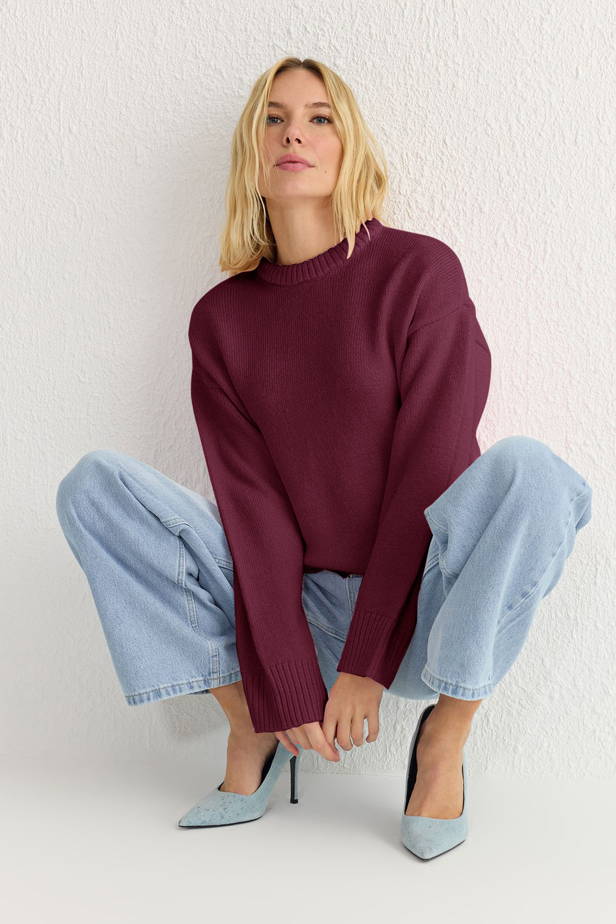 Trendyolmilla  Bordo Geniş Kalıp Yumuşak Dokulu Triko Kazak TWOAW25KZ00168 - Görsel 2