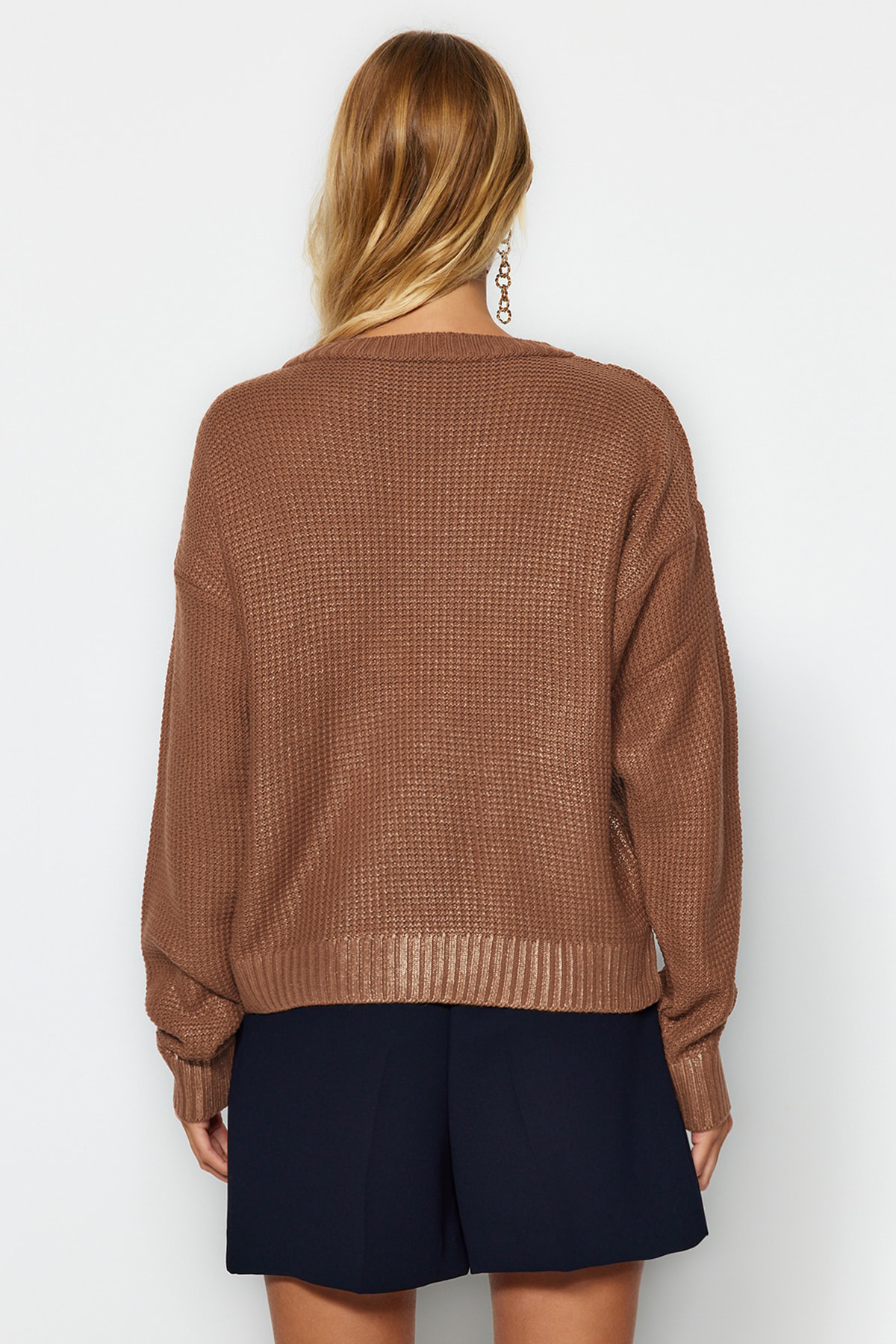 Trendyolmilla  Kahverengi Varak Baskılı Triko Kazak TWOAW24KZ00969 - Görsel 6