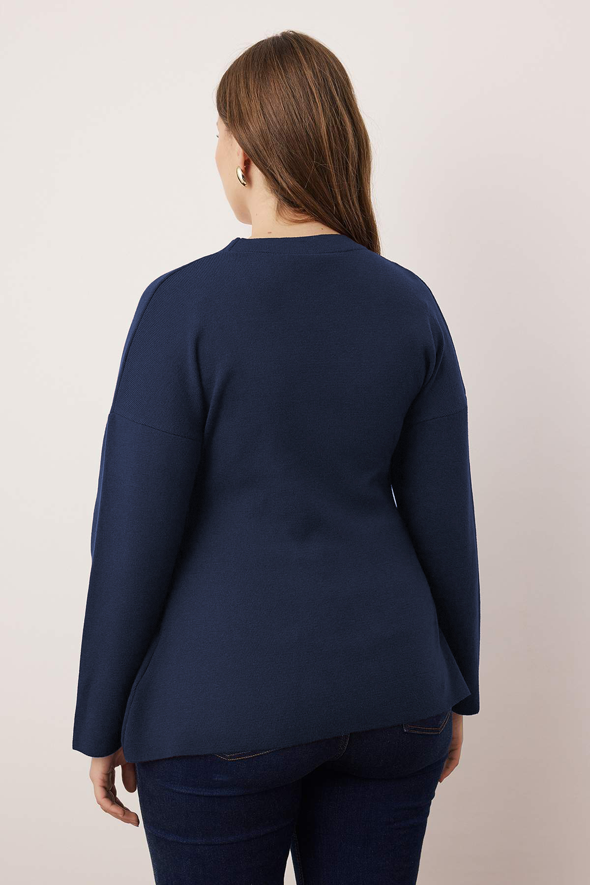 Trendyolmilla  Lacivert V Yaka Merserize Görünümlü Premium İplik/Özel İplik Triko Hırka TBBAW26AV00036 - Görsel 4