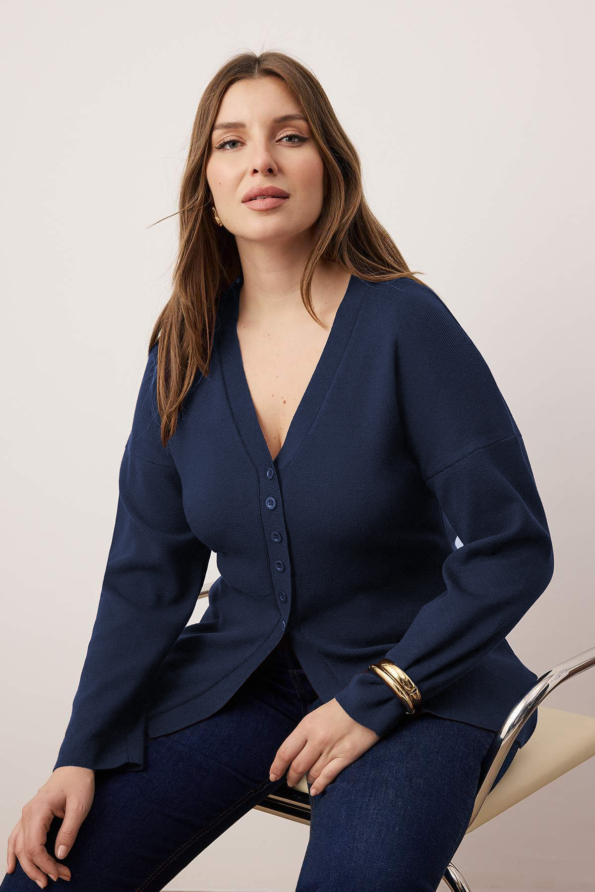 Trendyolmilla  Lacivert V Yaka Merserize Görünümlü Premium İplik/Özel İplik Triko Hırka TBBAW26AV00036