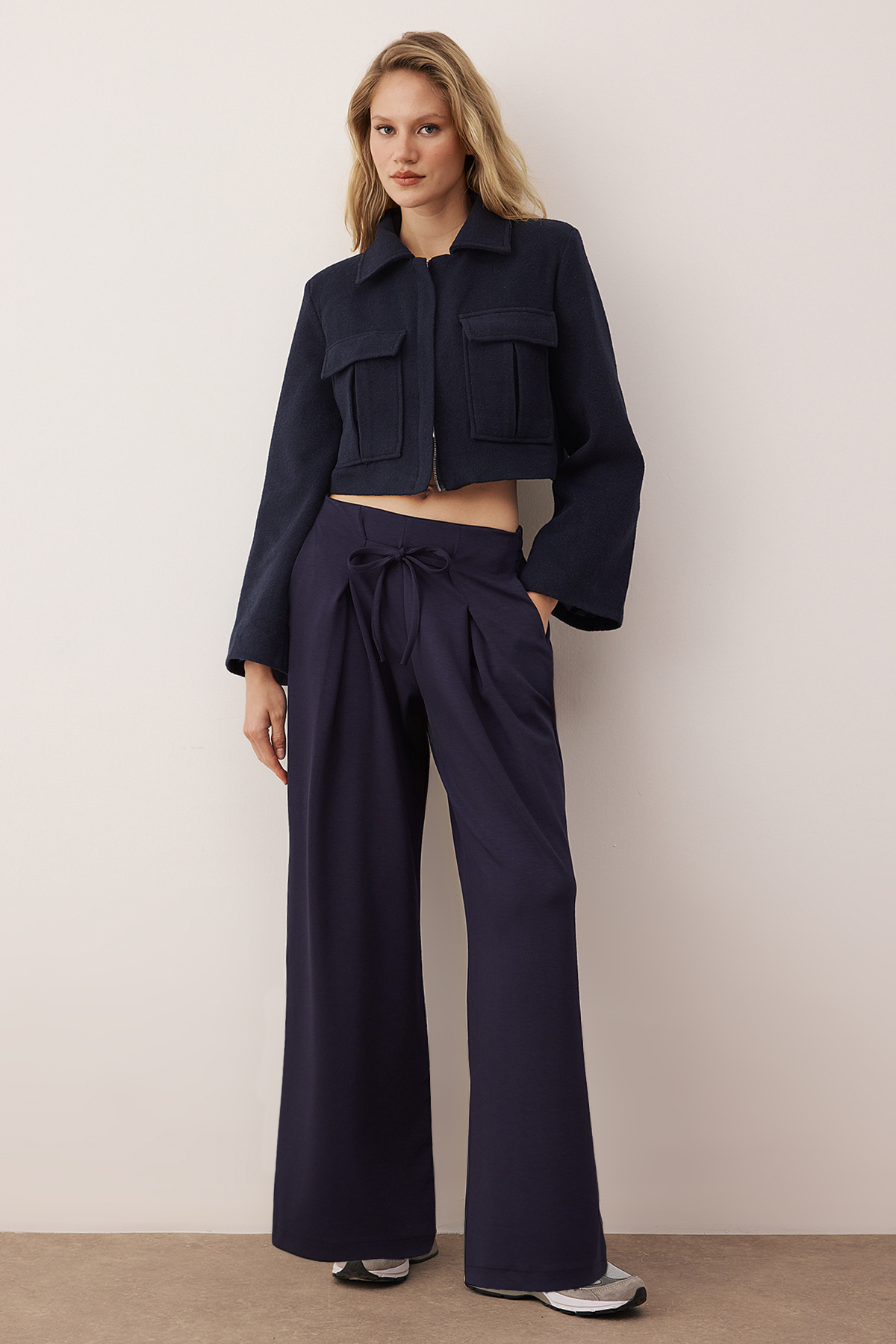 Trendyolmilla  Lacivert Wide Leg Yumuşak Kumaşlı Pilili Esnek Örme Pantolon TWOAW26PL00138 - Görsel 2