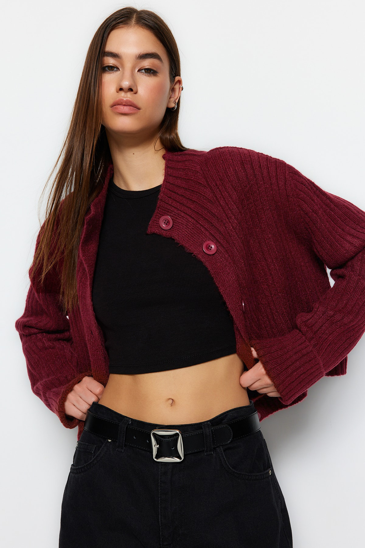 Trendyolmilla  Bordo Crop Yumuşak Dokulu Dik Yaka Triko Hırka TWOAW22HI0174 - Görsel 2