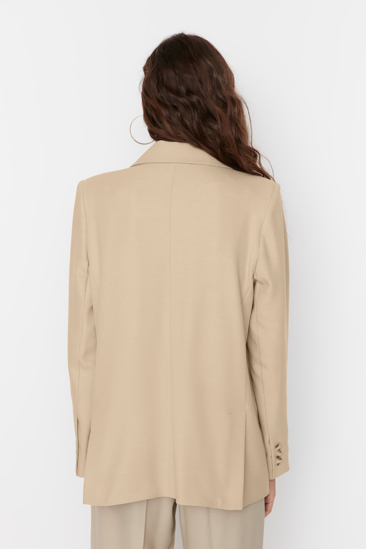 Trendyol Collection Limited Edition Nerzfarbene, gewebte Blazerjacke mit regulärem Futter TWOAW23BC00132