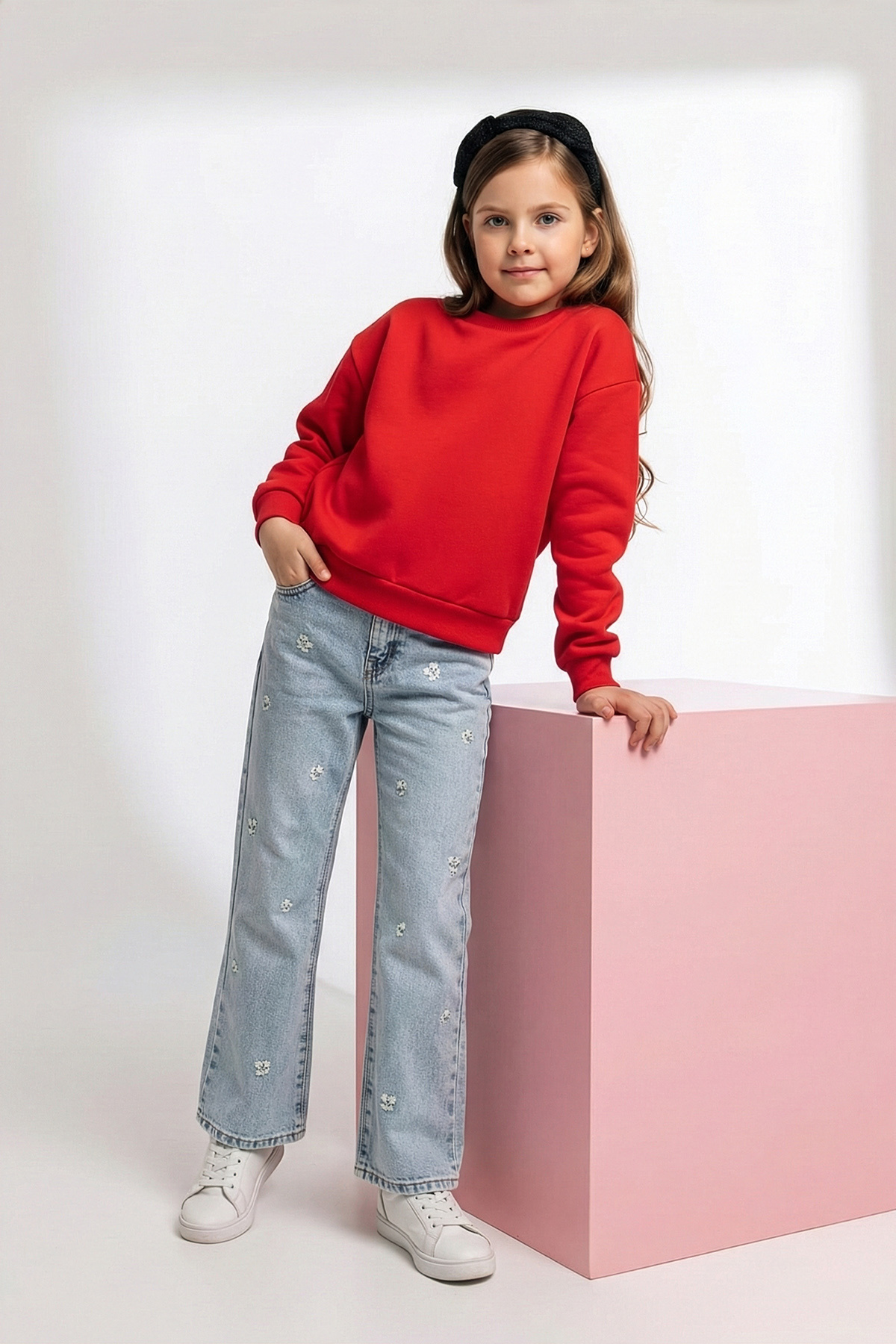TRENDYOLKIDS Blaue Mädchen-Jeans aus 100 % Baumwolle mit floraler Stickerei/B...