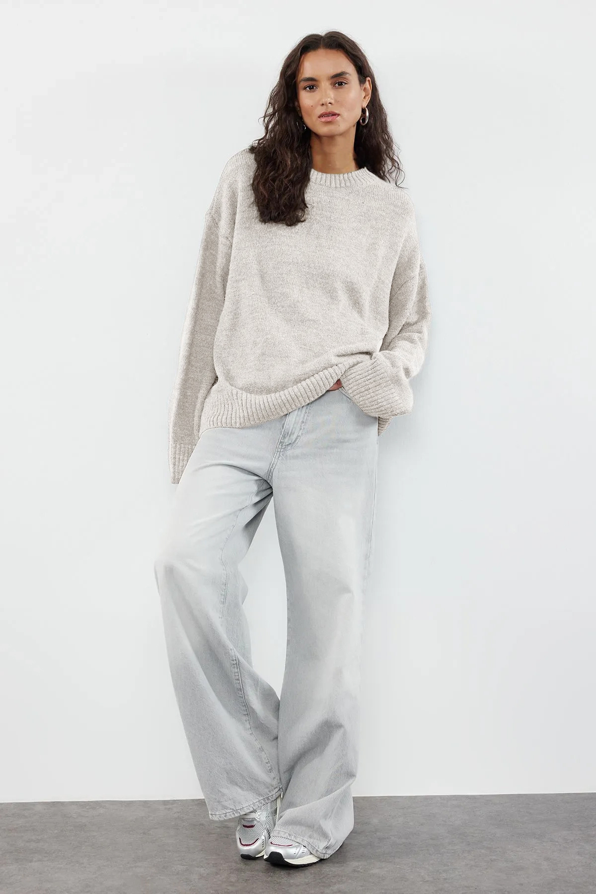 Trendyol Collection Stone Wide Fit Soft Strukturierte Strickpullover TWOAW25KZ00168