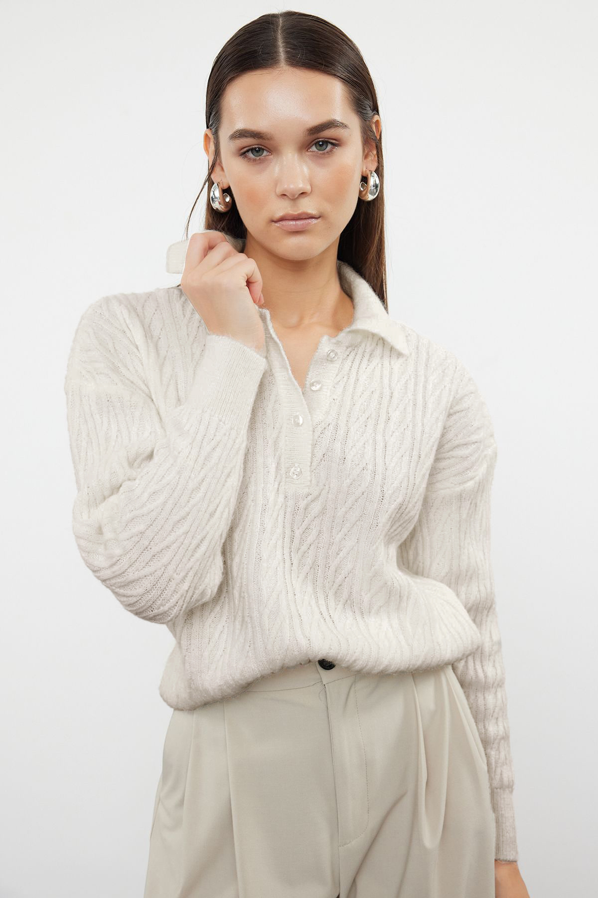 Trendyolmilla  Ekru Geniş Kalıp Yumuşak Dokulu Triko Kazak TWOAW21KZ2635