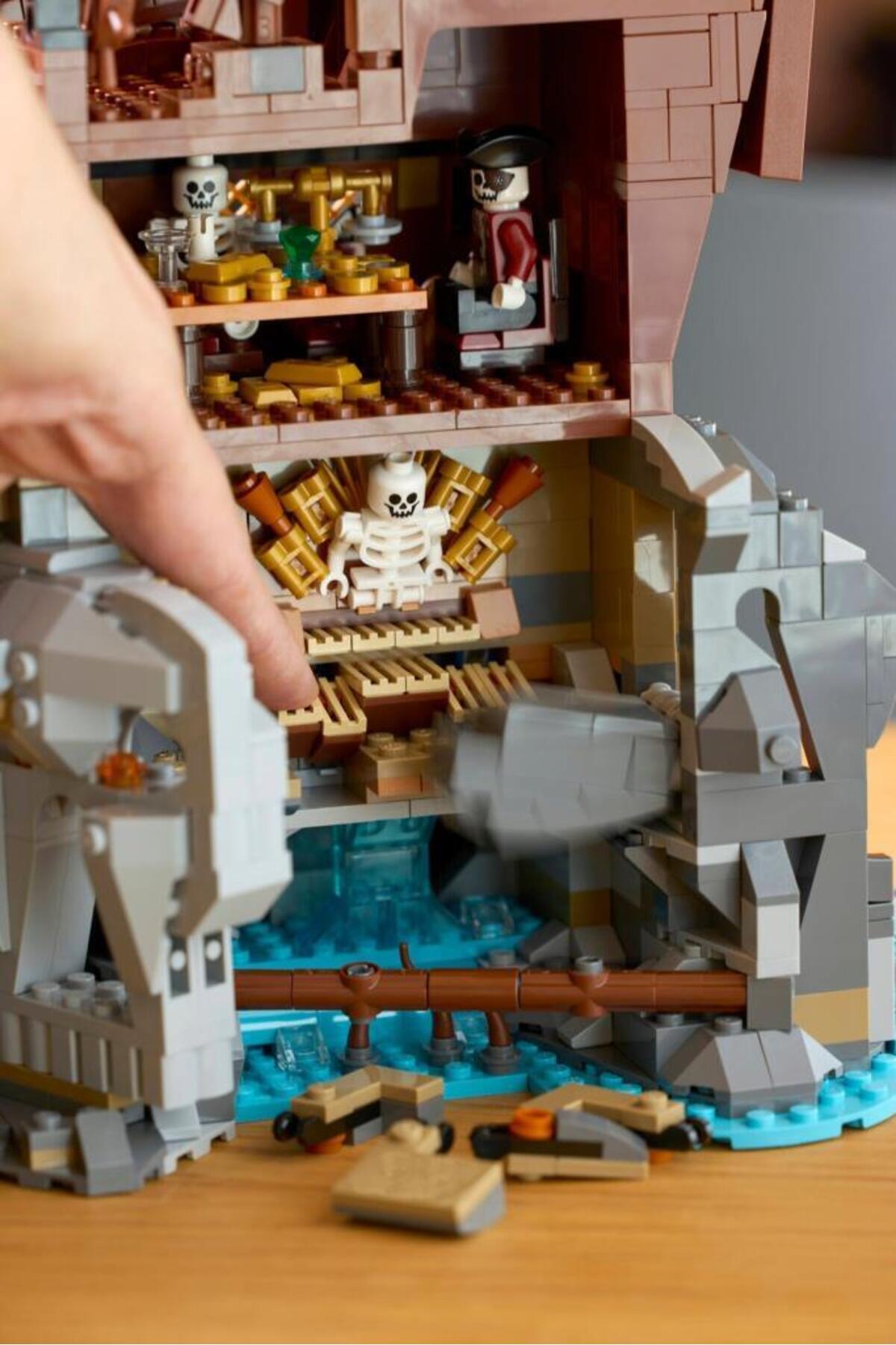 ۲۱۳۶۳ ایده شکارچیان را تعریف میکند