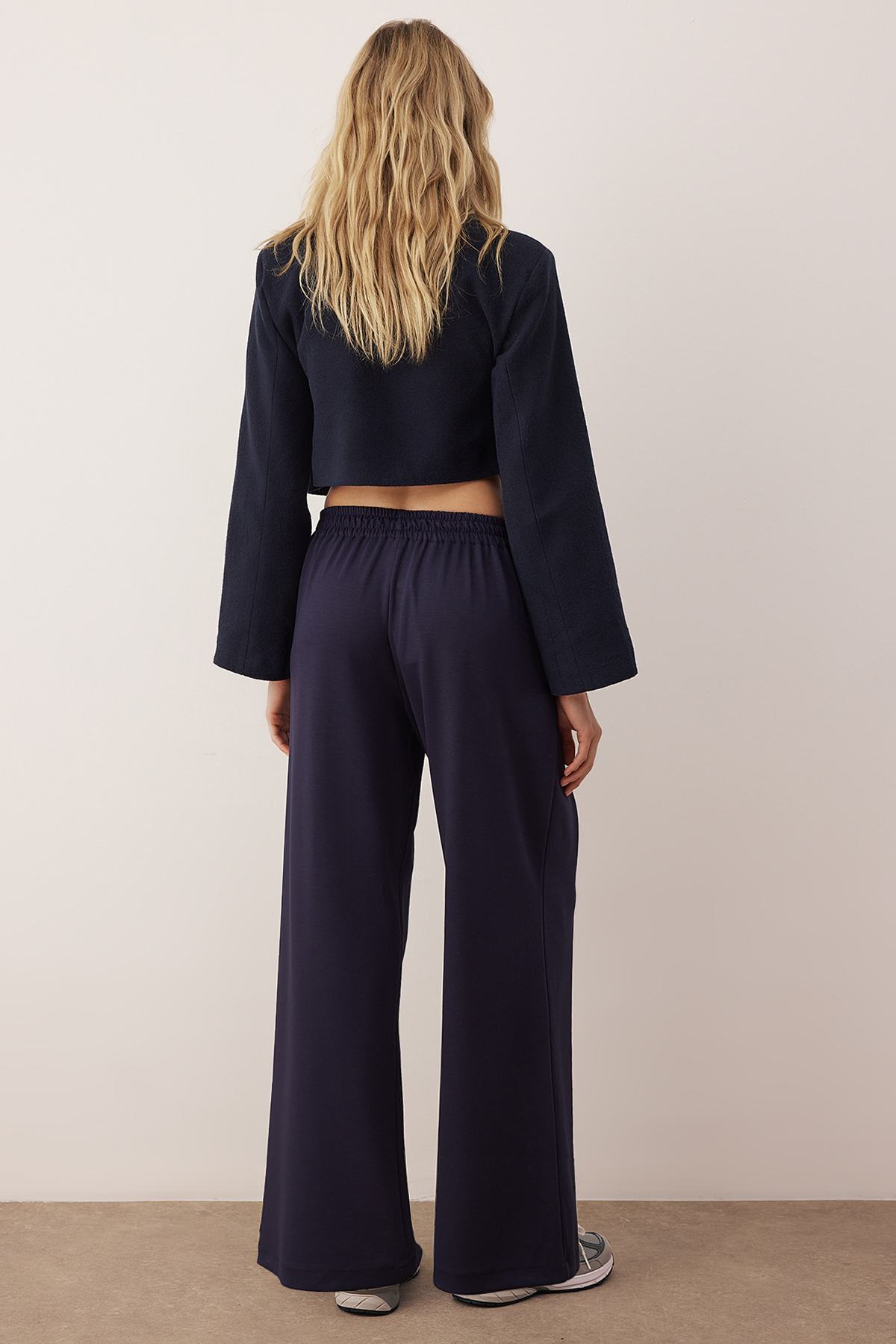 Trendyolmilla  Lacivert Wide Leg Yumuşak Kumaşlı Pilili Esnek Örme Pantolon TWOAW26PL00138 - Görsel 4