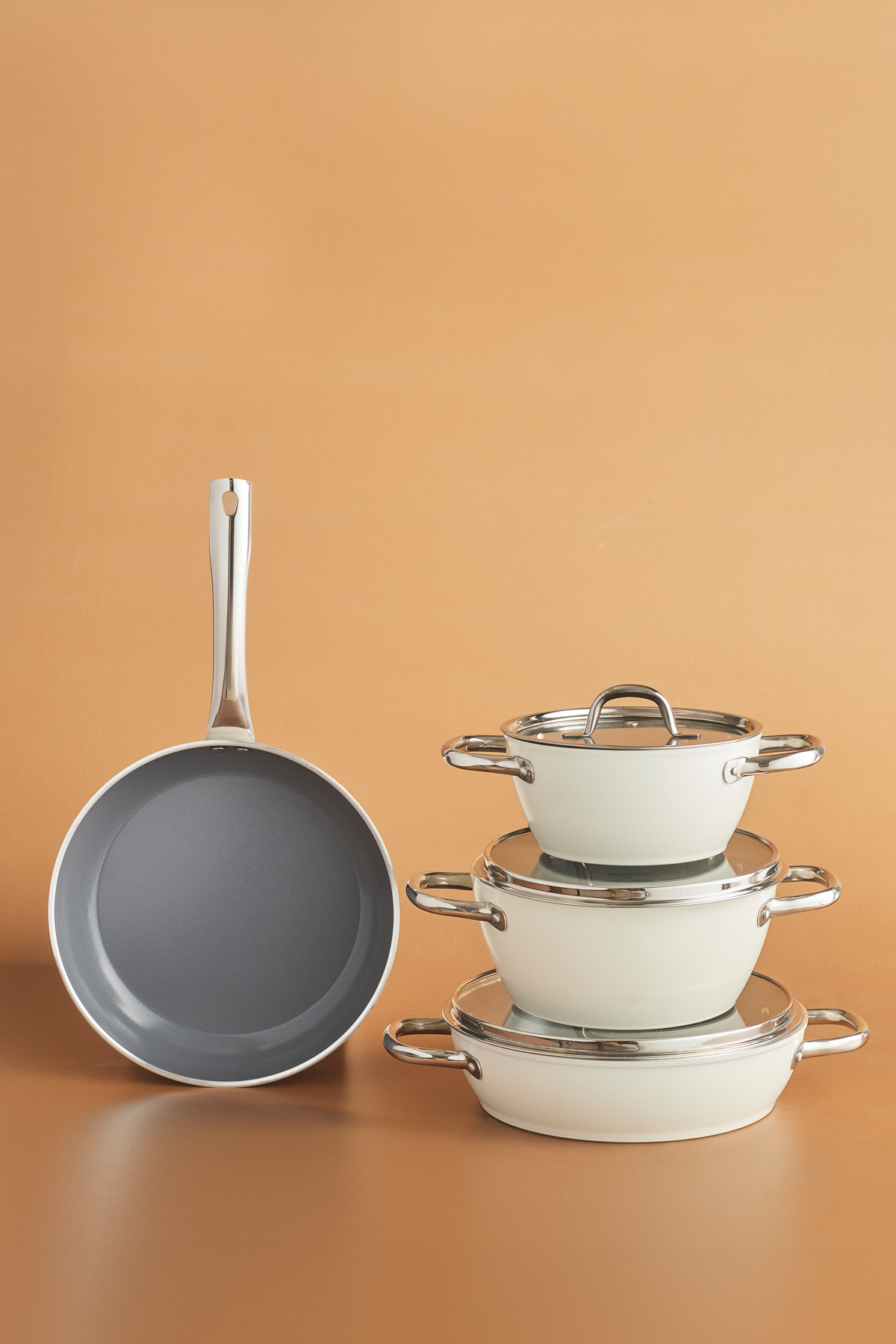 Karaca x Refika Swiss Crystal Metal Kulplu 7 Parça Tencere ve Tava Seti