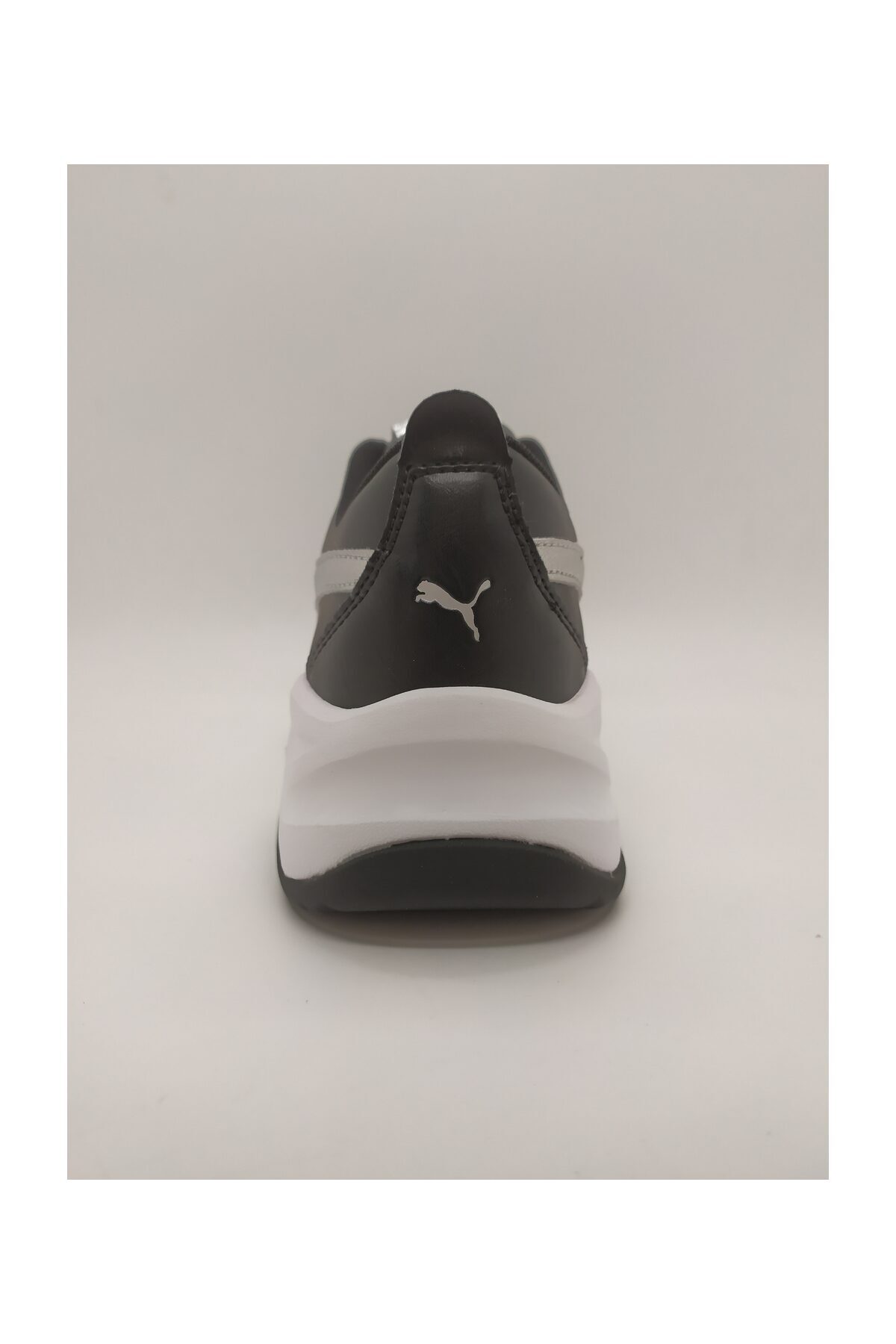Puma Dámské kotníkové boty; černé; Puma Shuffle; velikost 37