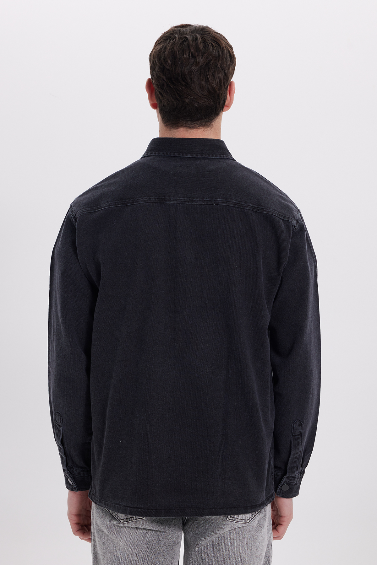 Tudors  Relax Fıt Uzun Kollu Çift Cep Eskitmeli Siyah Denim Erkek Siyah Gömlek - Görsel 9