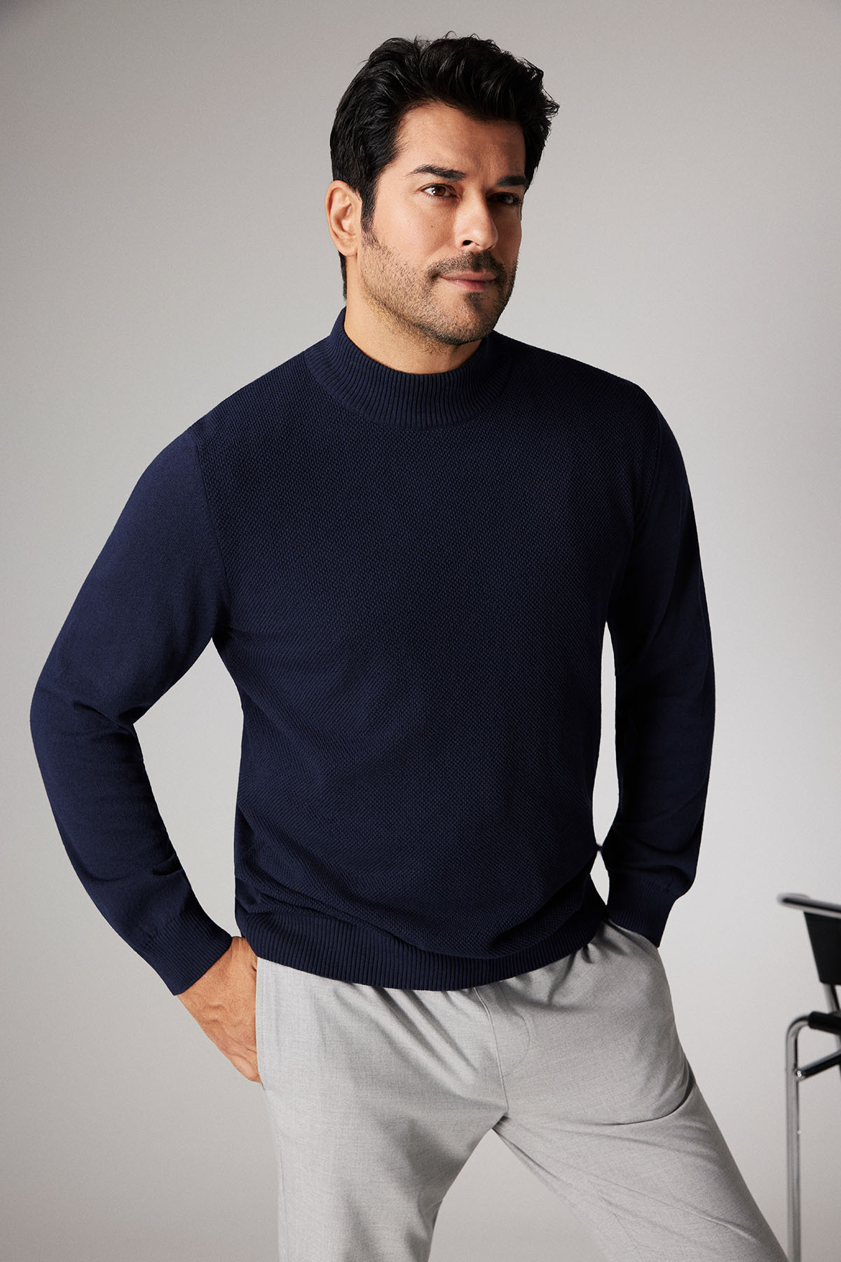 ALTINYILDIZ CLASSICS Erkek Lacivert Standart Fit Normal Kesim Yarım Balıkçı Yaka Pamuklu Triko Kazak