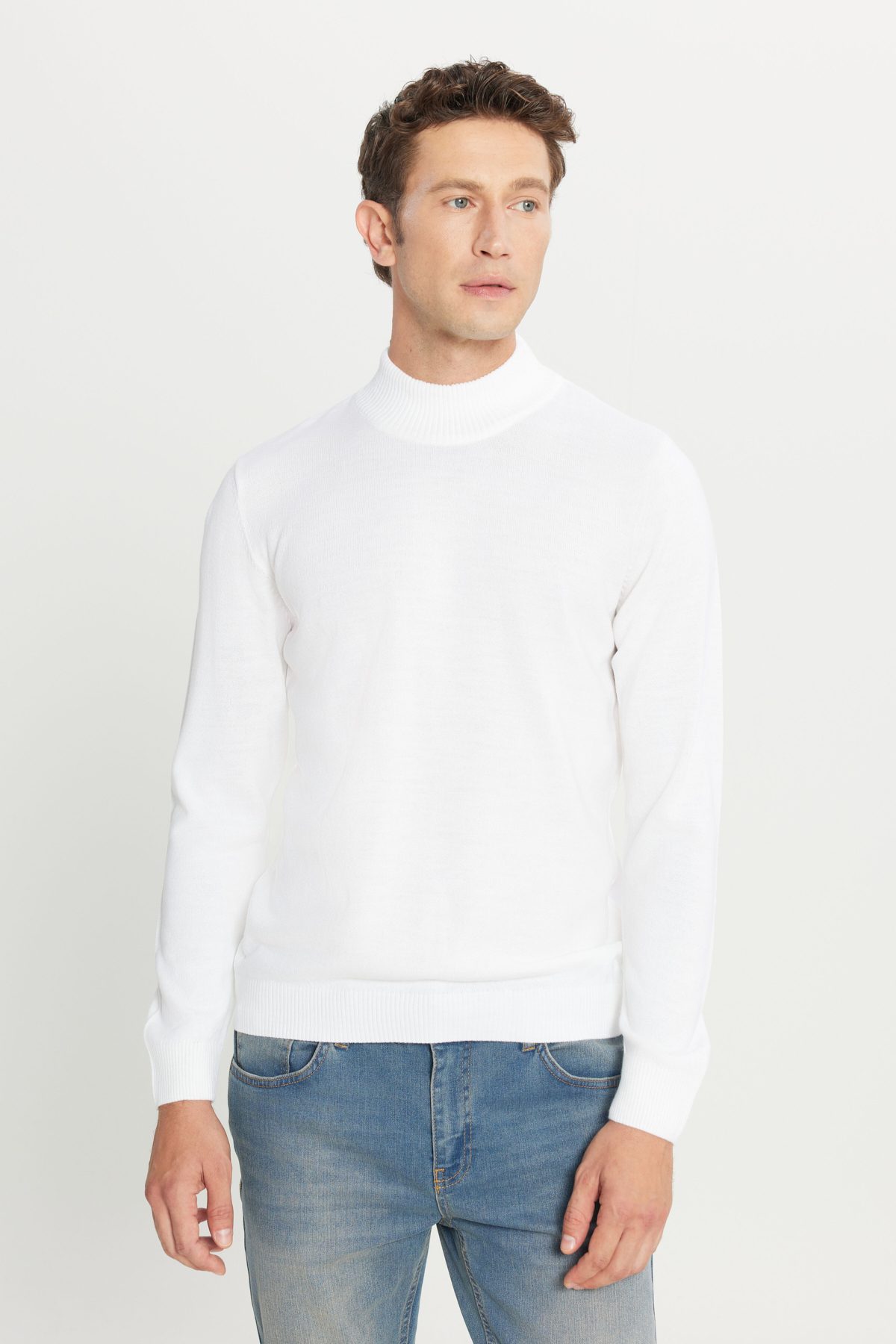 ALTINYILDIZ CLASSICS Erkek Ekru Tüylenme Yapmayan Standart Fit Normal Kesim Yarım Balıkçı Yaka Triko Kazak