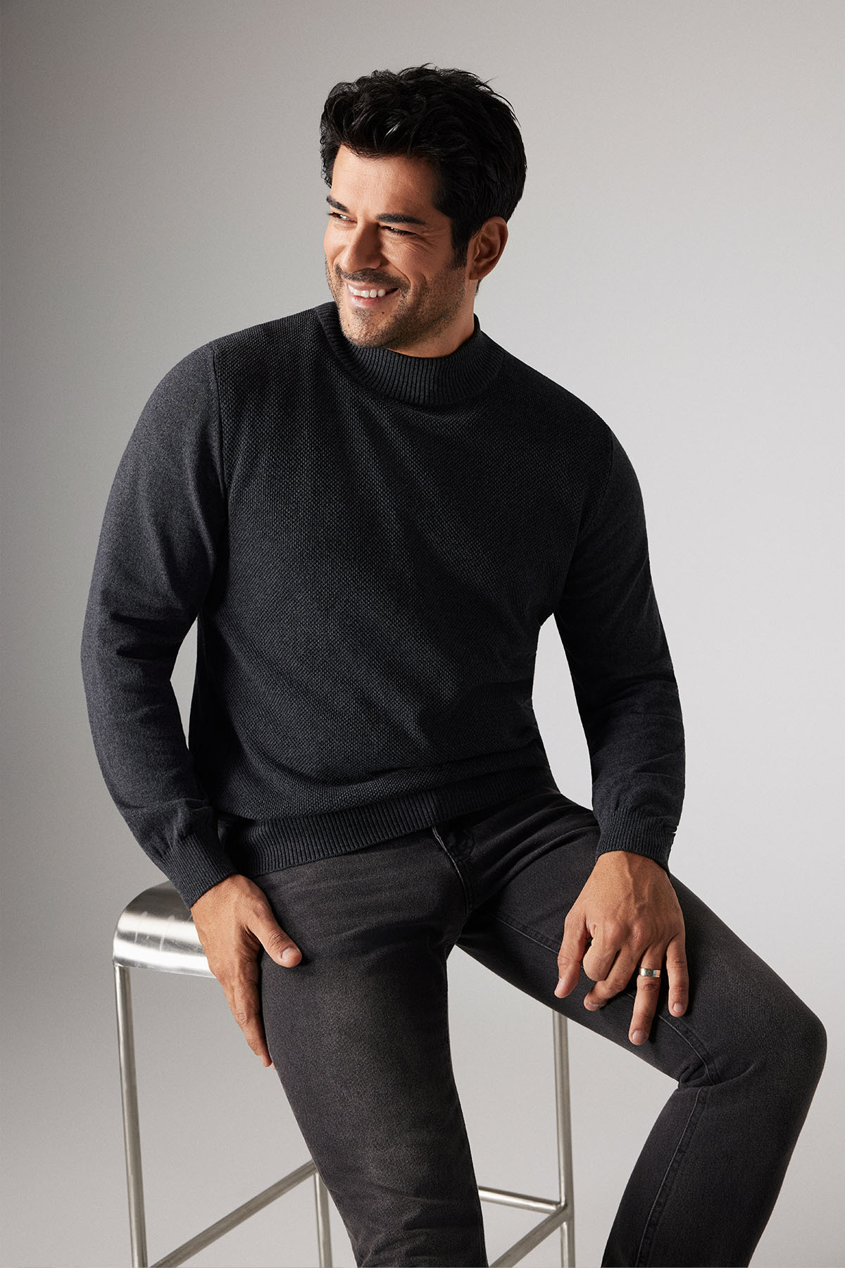 ALTINYILDIZ CLASSICS Erkek Antrasit Standart Fit Normal Kesim Yarım Balıkçı Yaka Pamuklu Triko Kazak