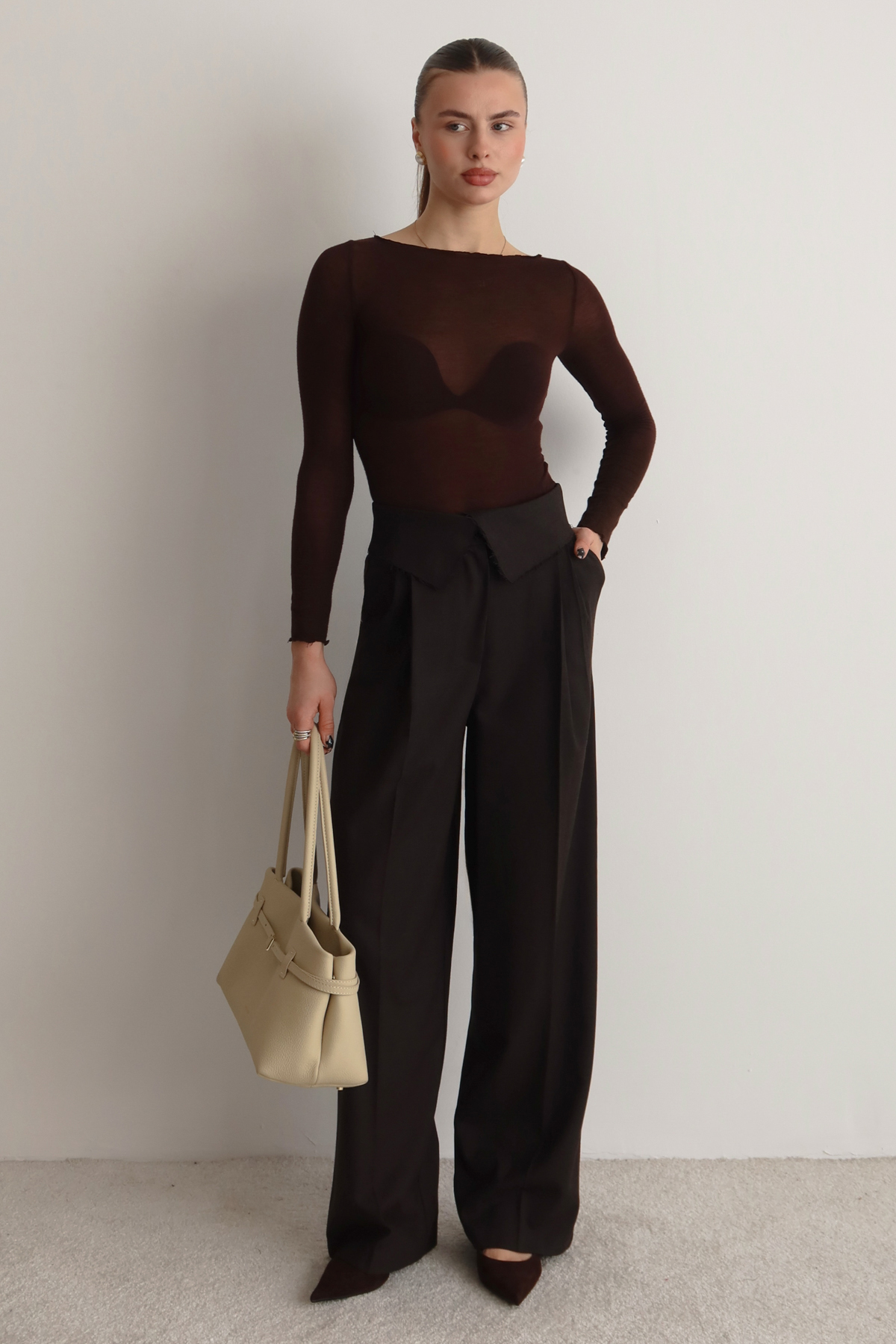 Trendyolmilla  Koyu Kahverengi Bel Detaylı Dokuma Geniş Paça Pantolon TWOAW26PL00159