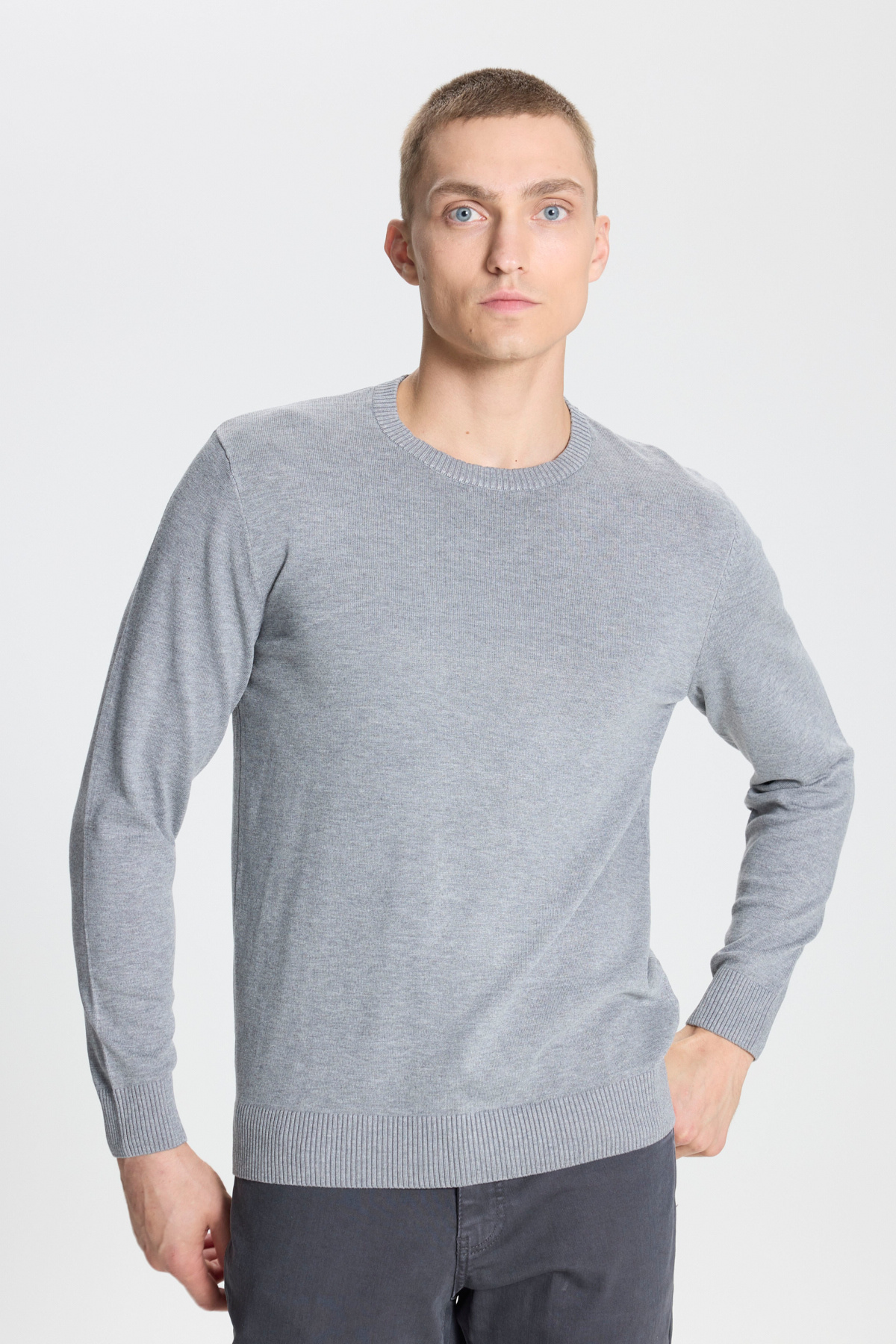 AC&Co / Altınyıldız Classics  Erkek Gri Melanj Standart Fit Normal Kesim Bisiklet Yaka Triko Kazak